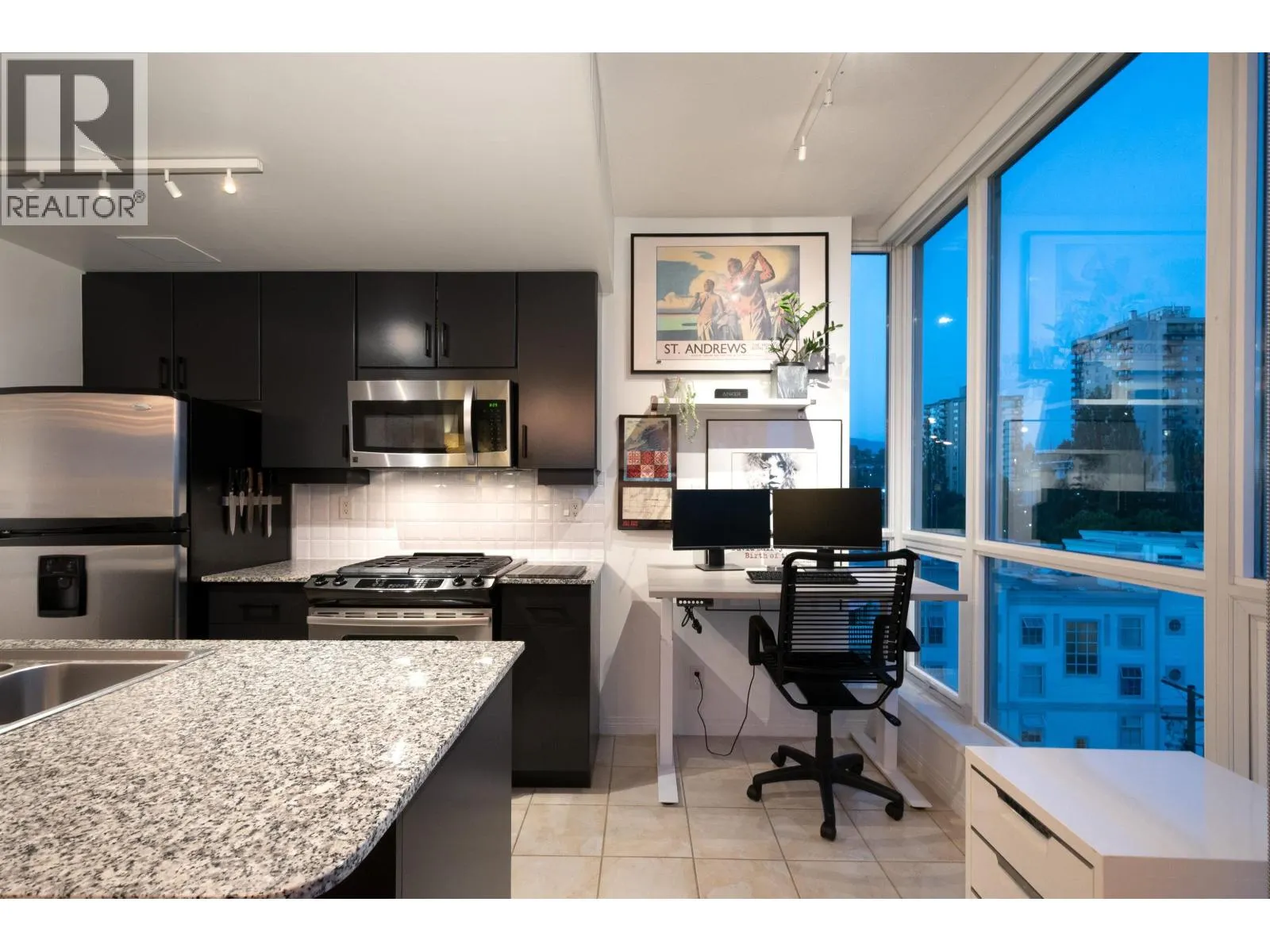902 138 E ESPLANADE