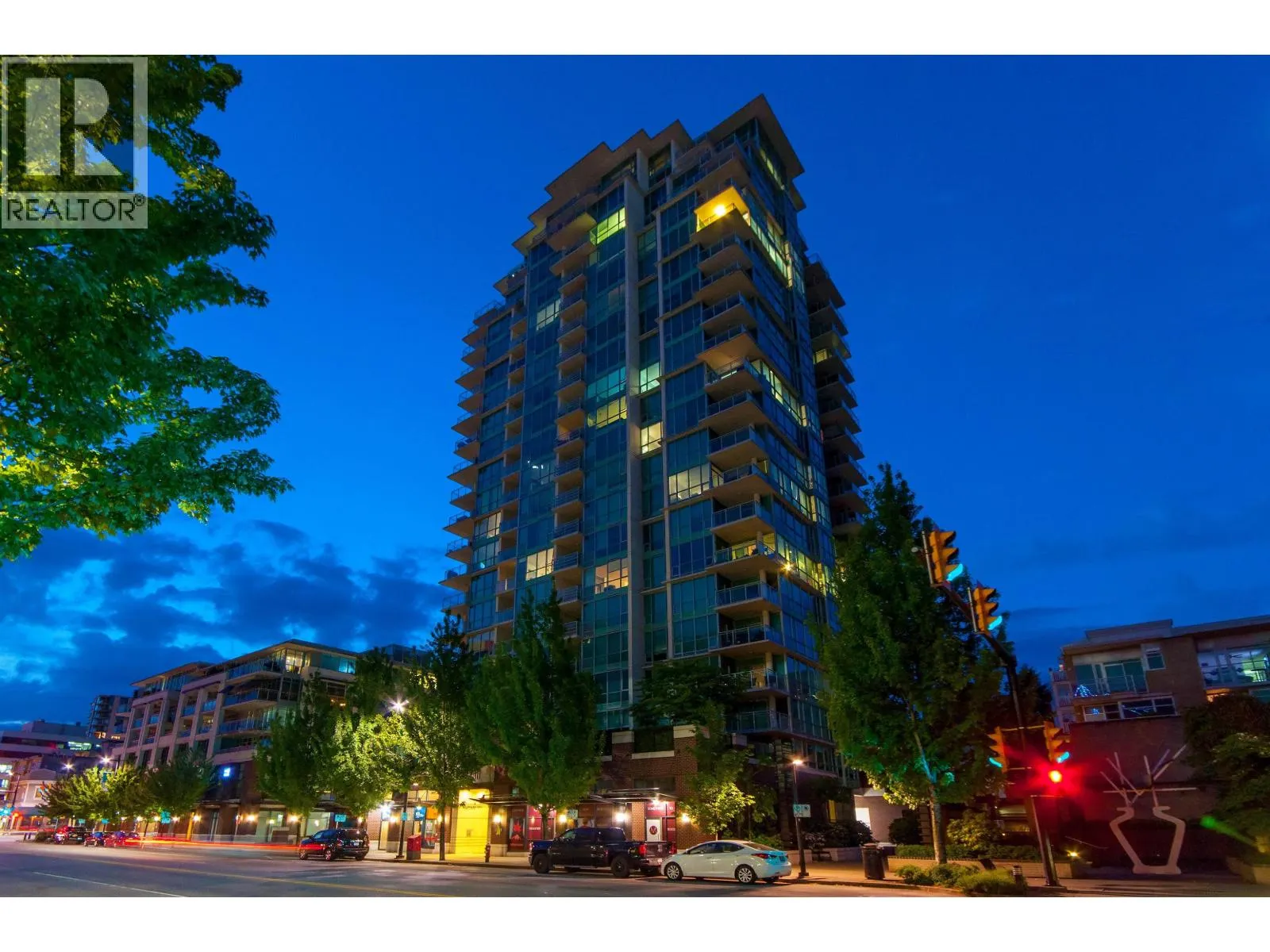 902 138 E ESPLANADE