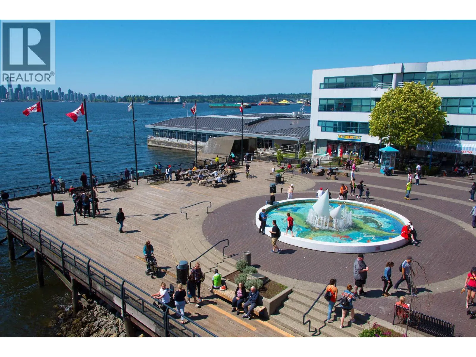 902 138 E ESPLANADE