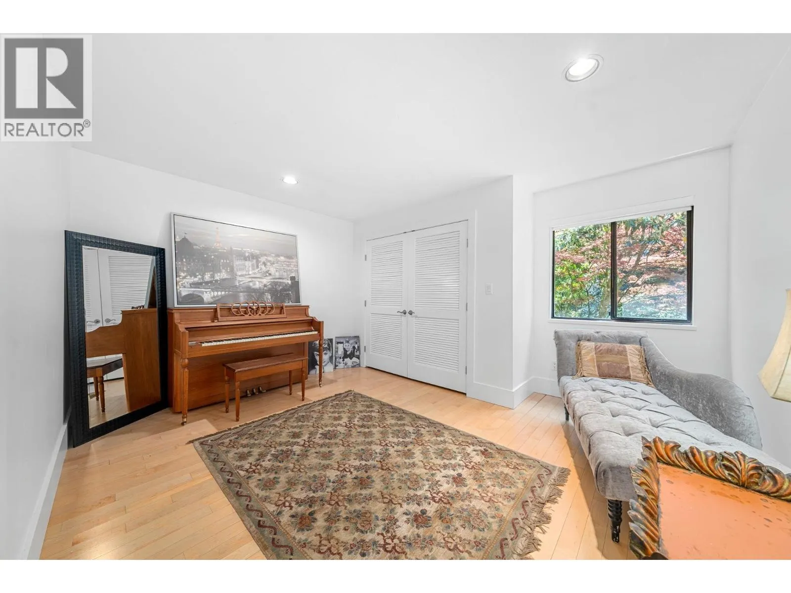 4869 CAPILANO ROAD