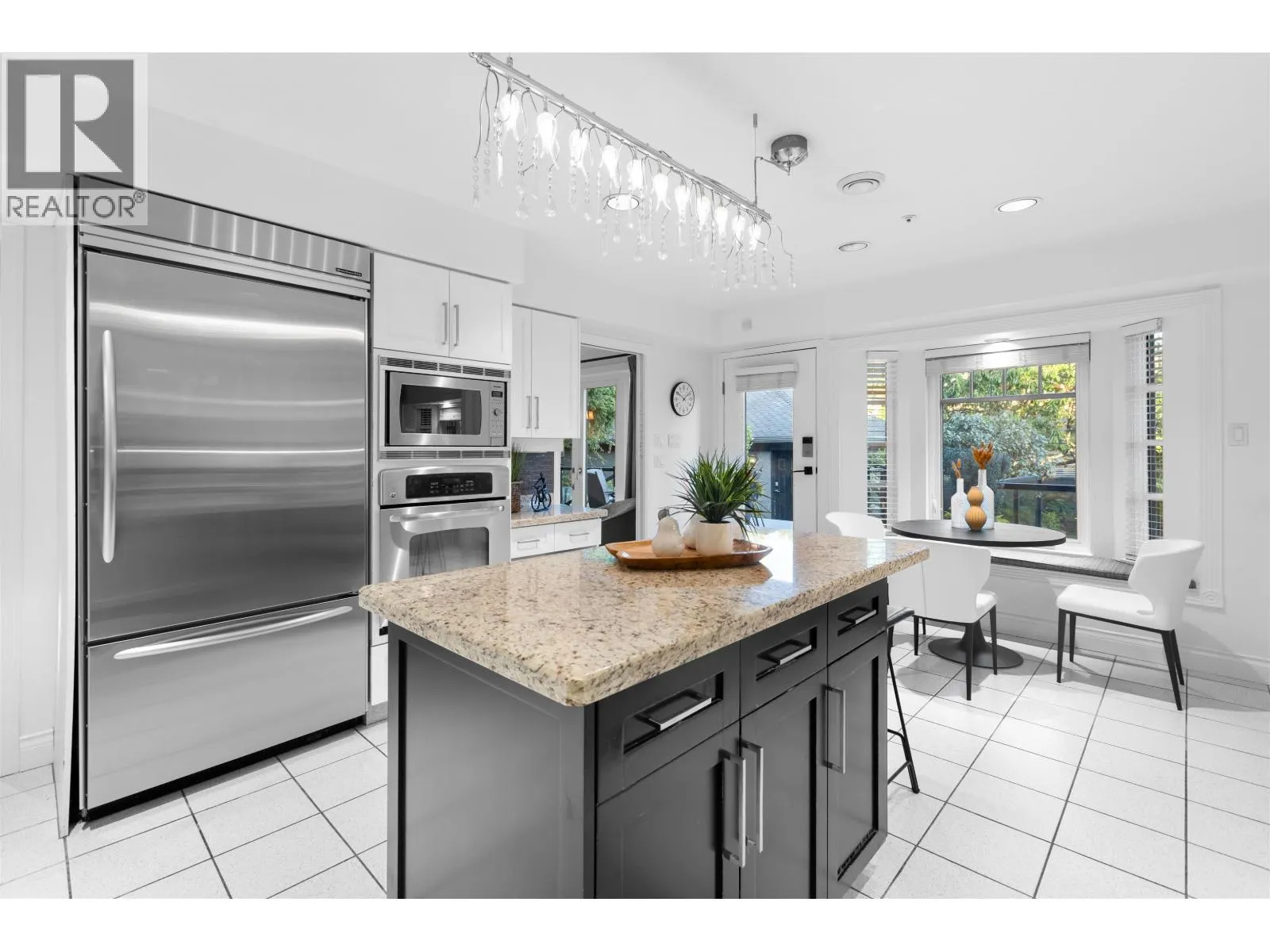 2318 OLIVER CRESCENT