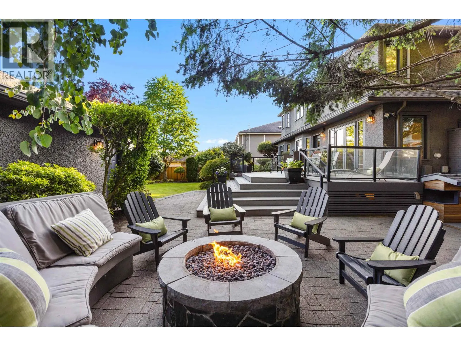 2318 OLIVER CRESCENT