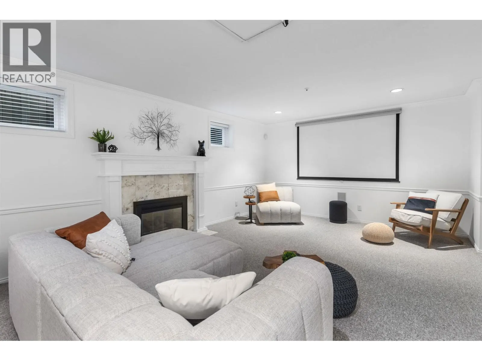 2318 OLIVER CRESCENT
