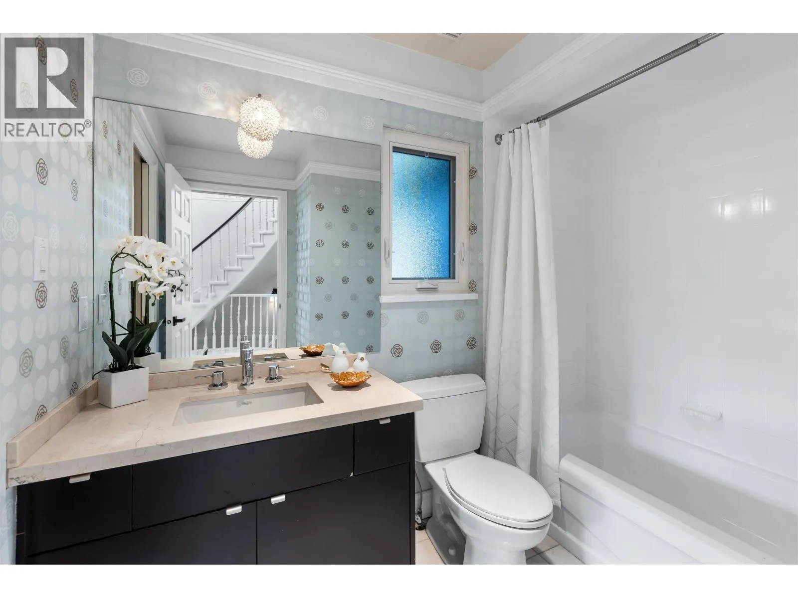 2318 OLIVER CRESCENT
