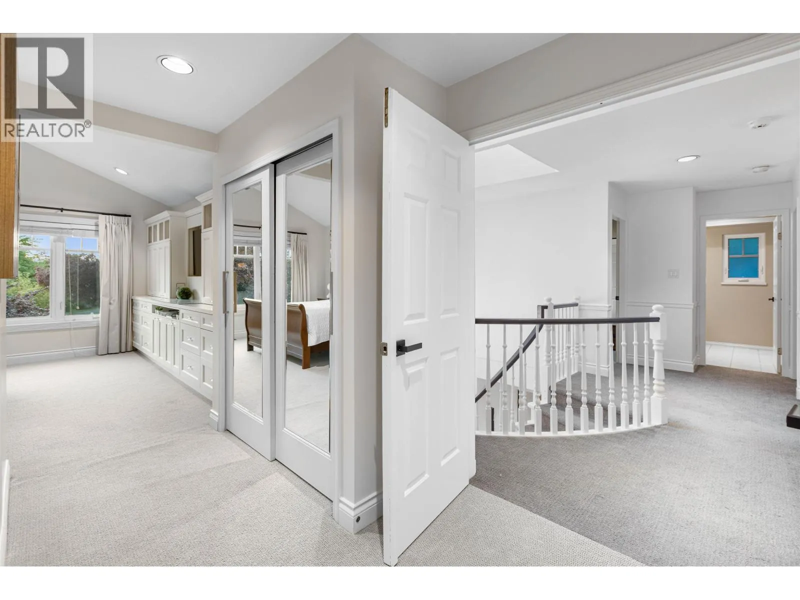 2318 OLIVER CRESCENT