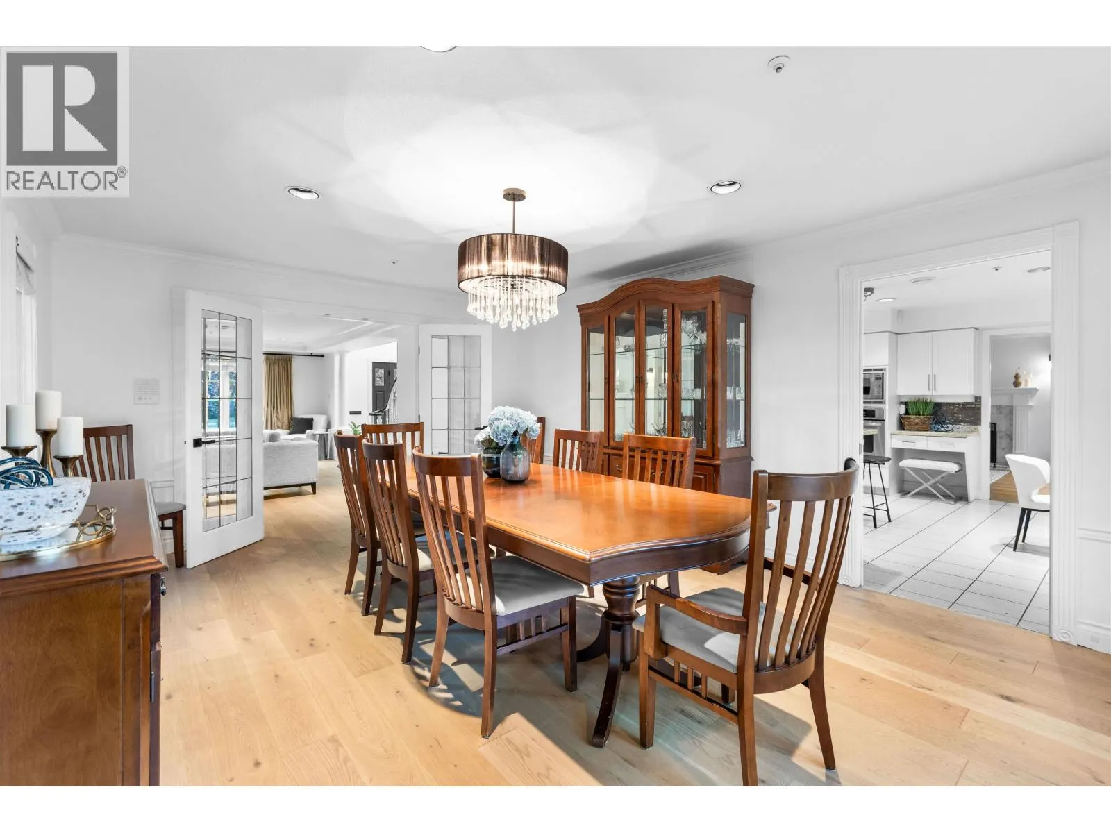 2318 OLIVER CRESCENT