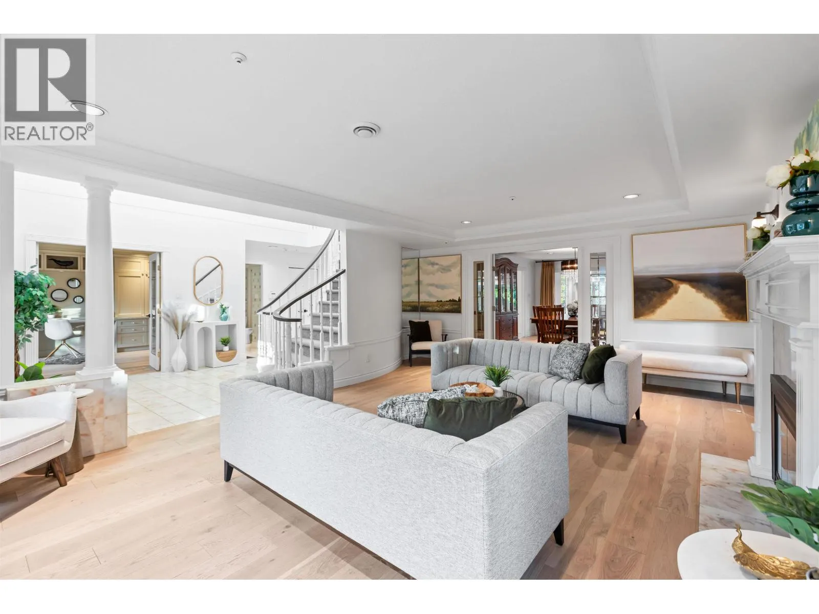 2318 OLIVER CRESCENT