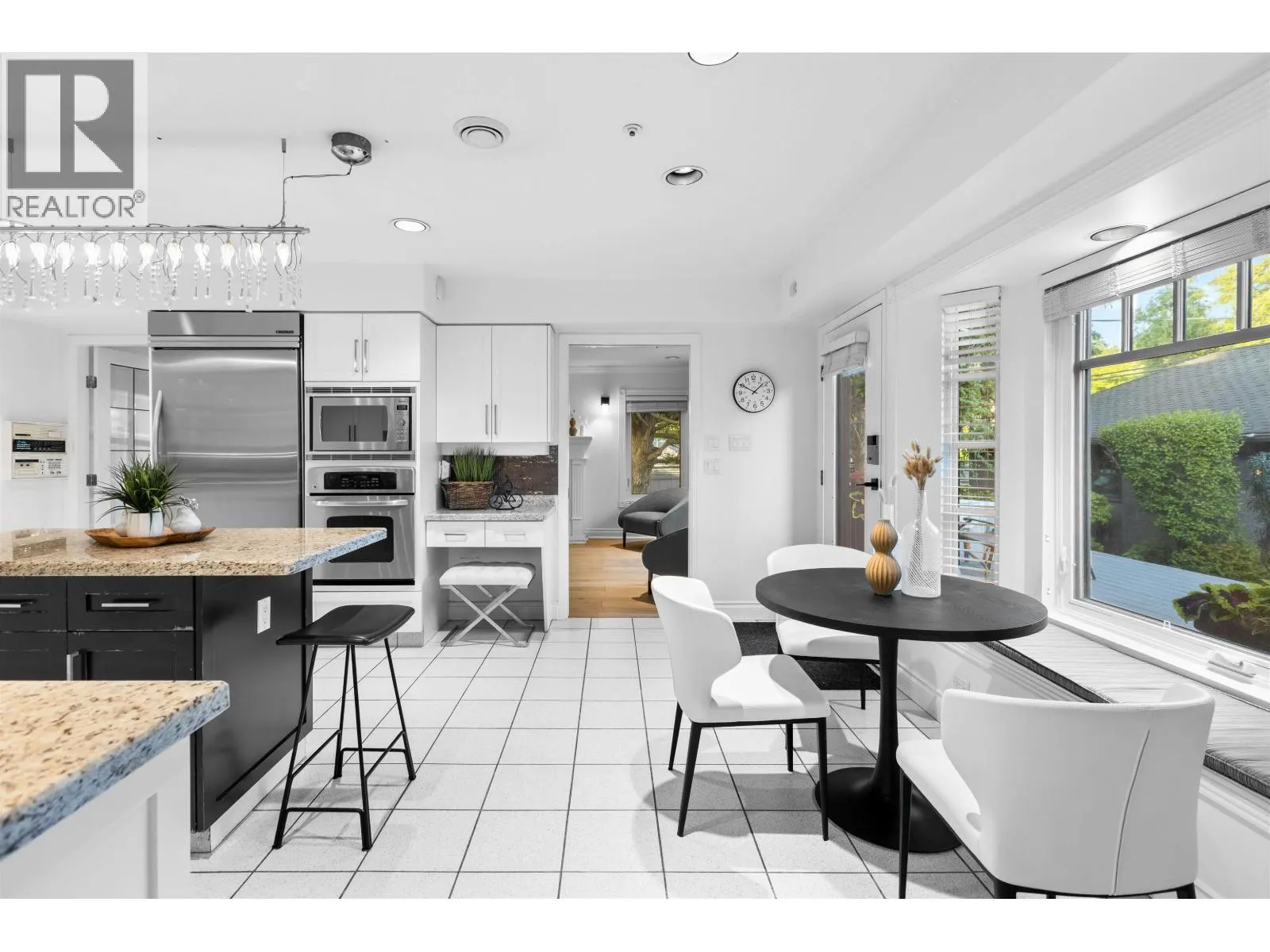 2318 OLIVER CRESCENT