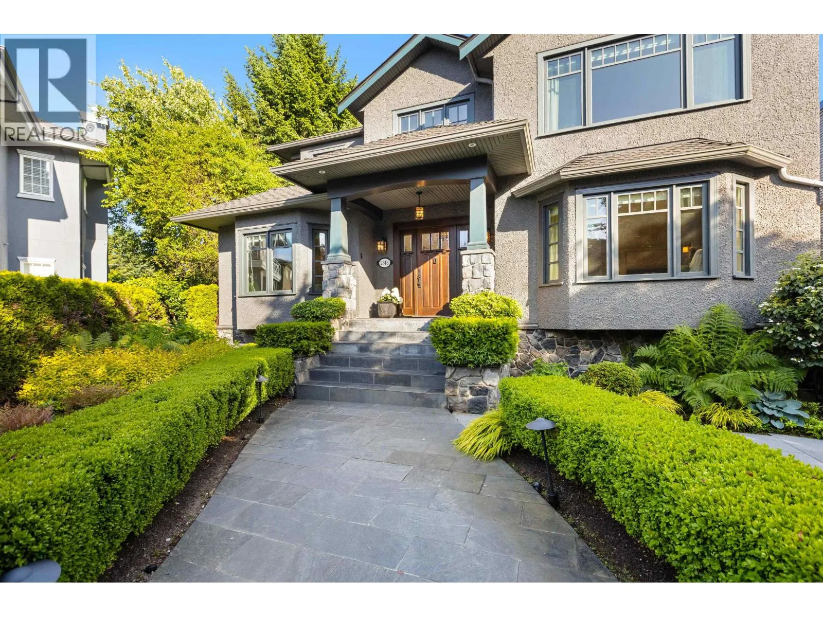 2318 OLIVER CRESCENT