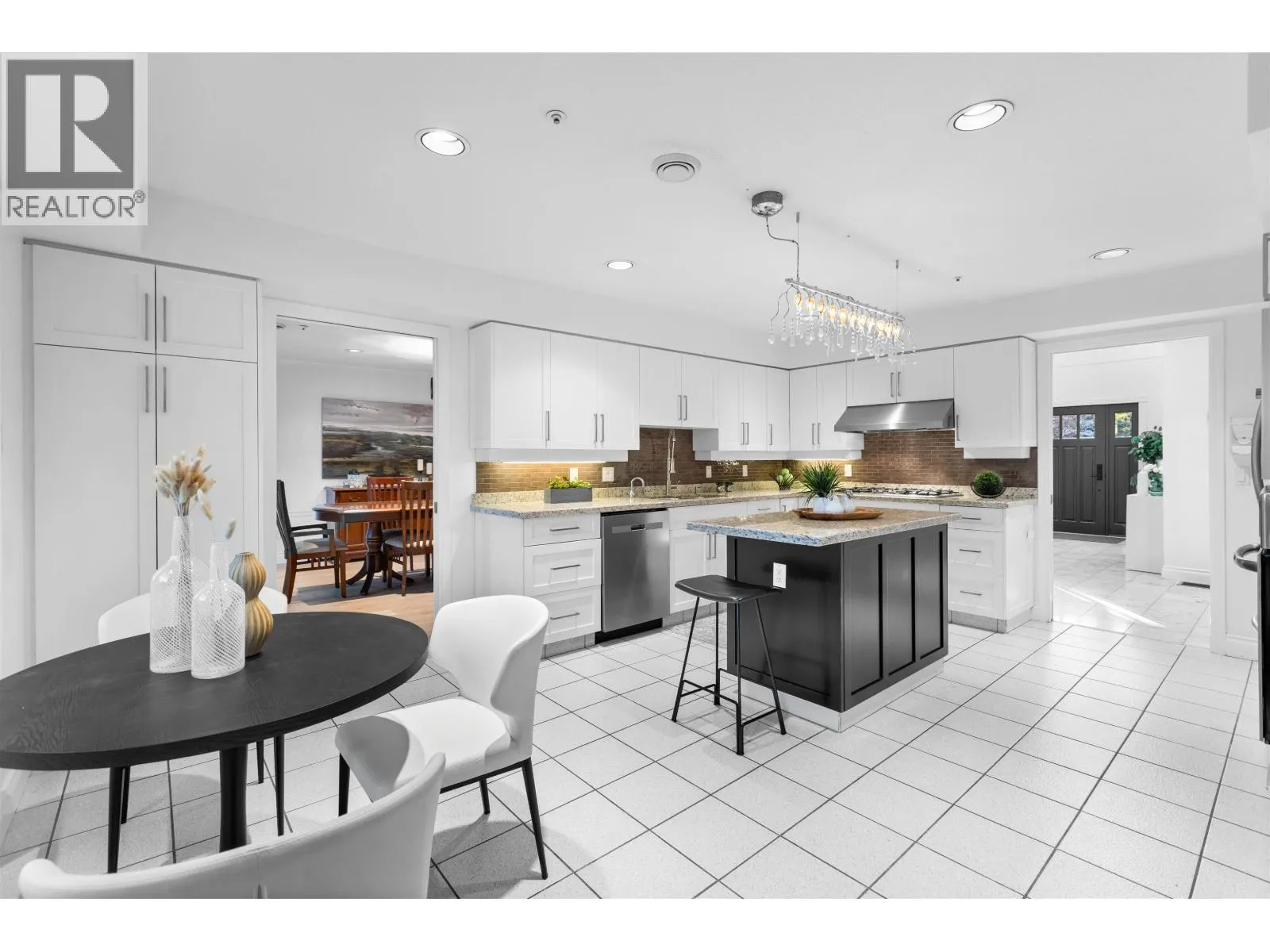 2318 OLIVER CRESCENT