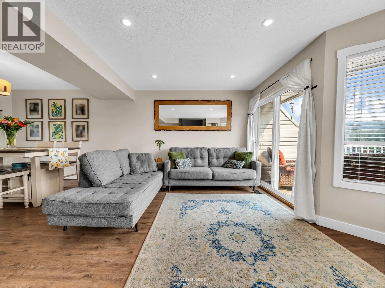 405 1176 FALCON DRIVE
