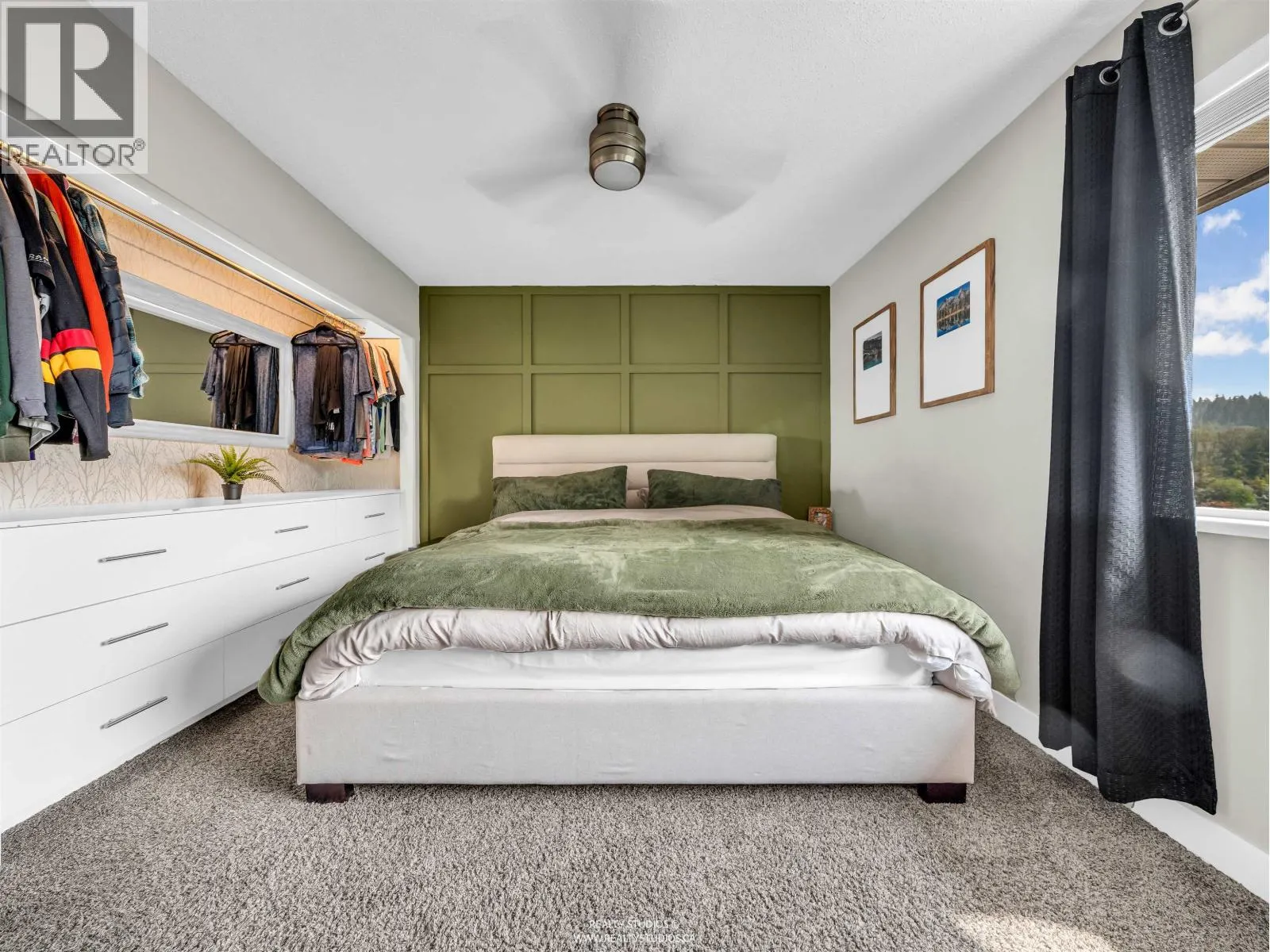 405 1176 FALCON DRIVE