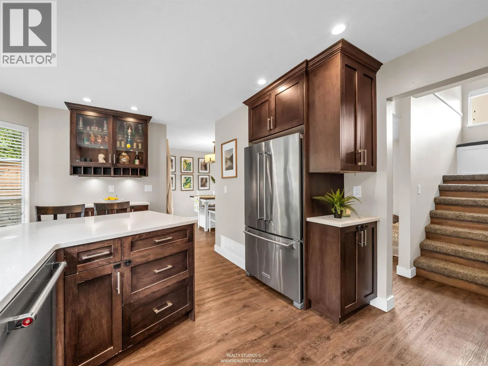 405 1176 FALCON DRIVE