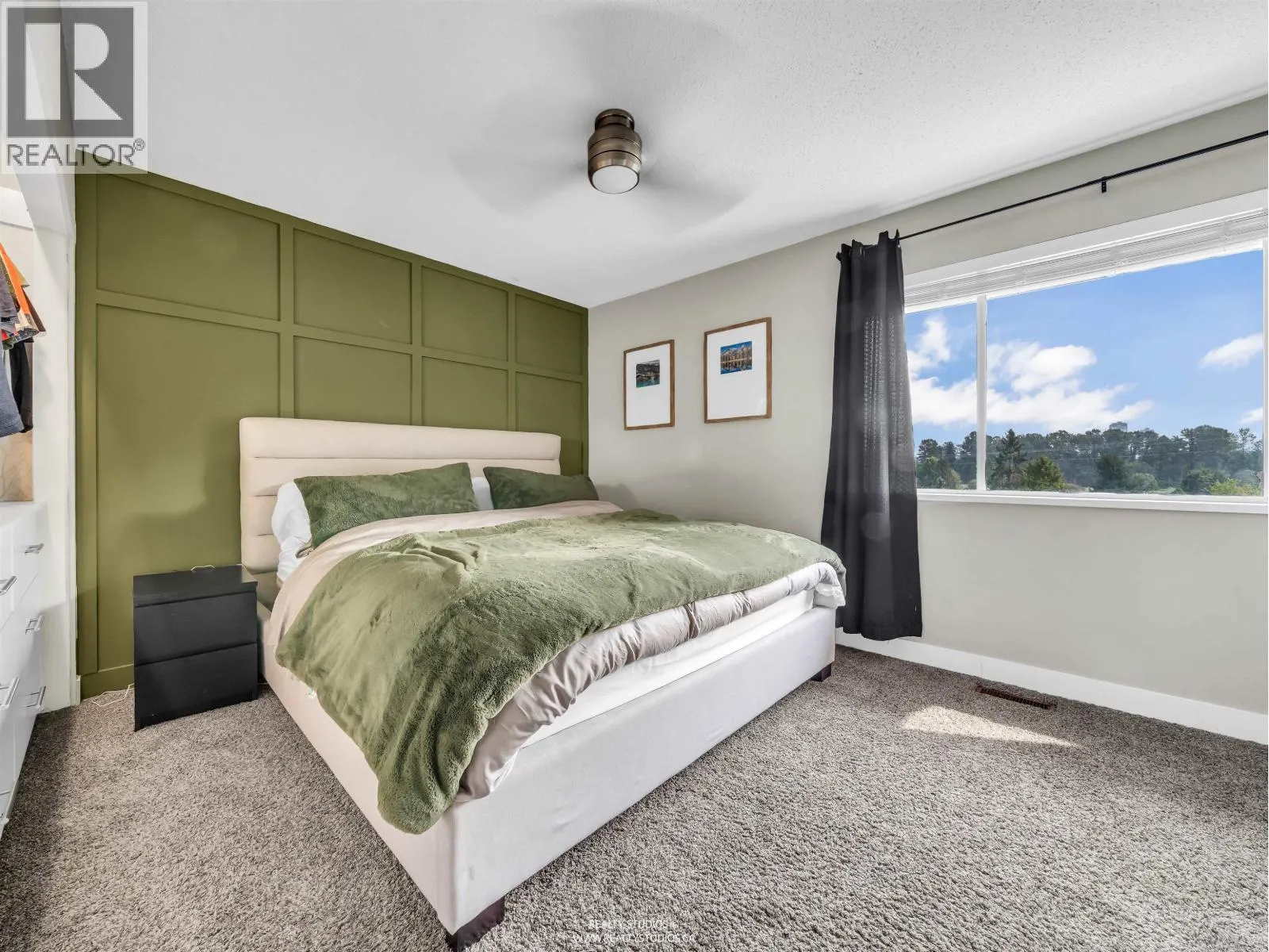 405 1176 FALCON DRIVE
