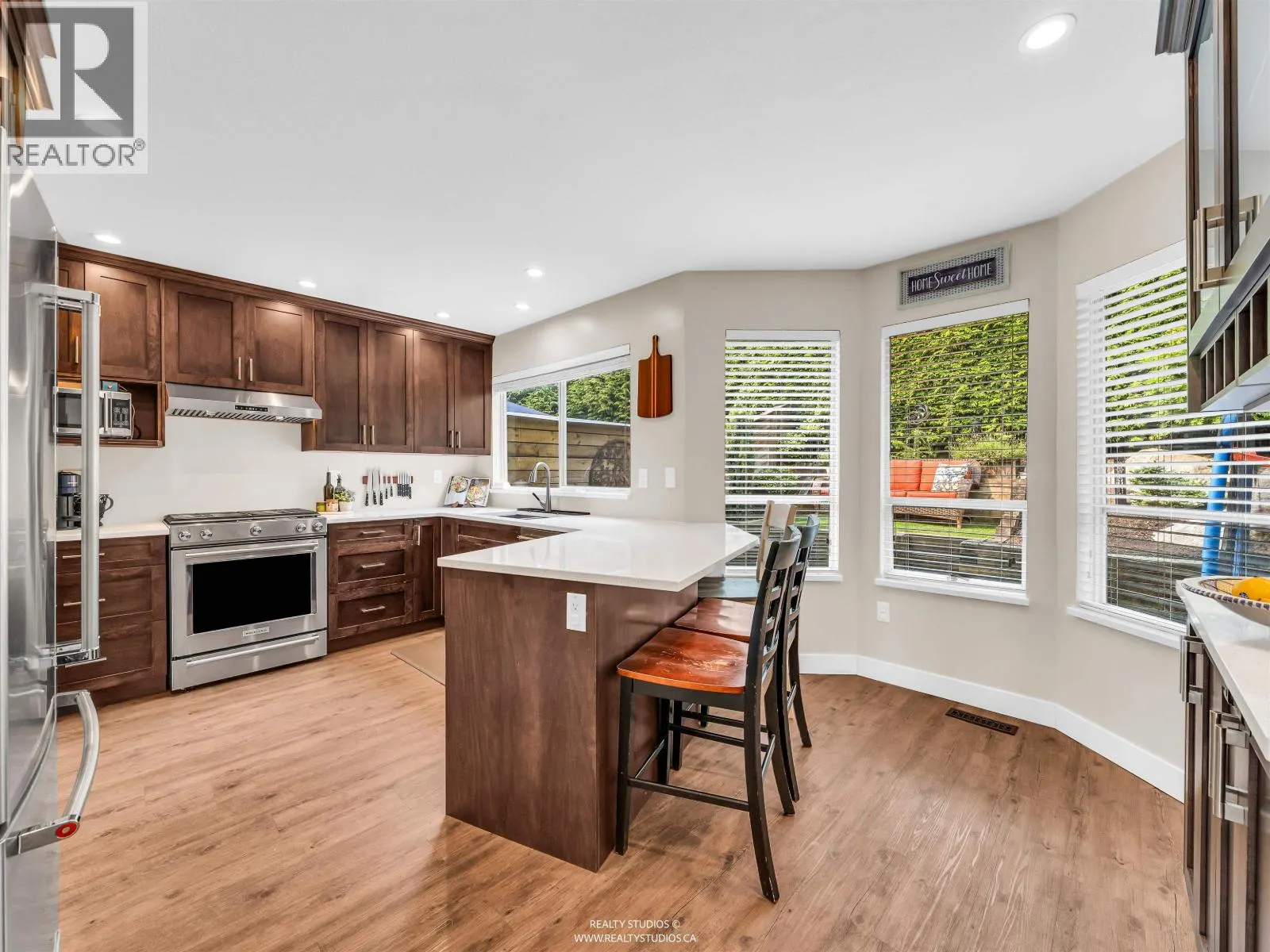 405 1176 FALCON DRIVE