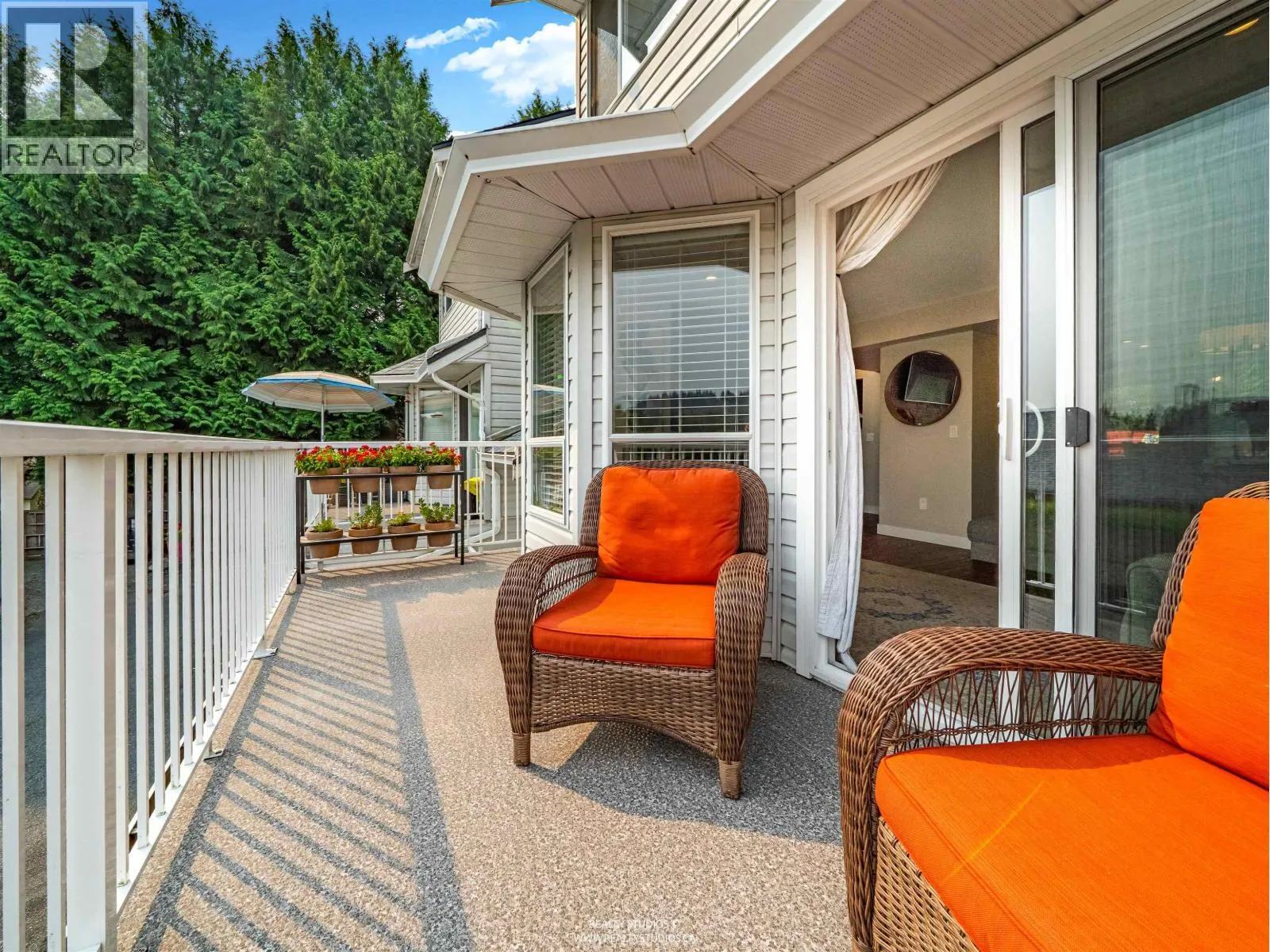 405 1176 FALCON DRIVE