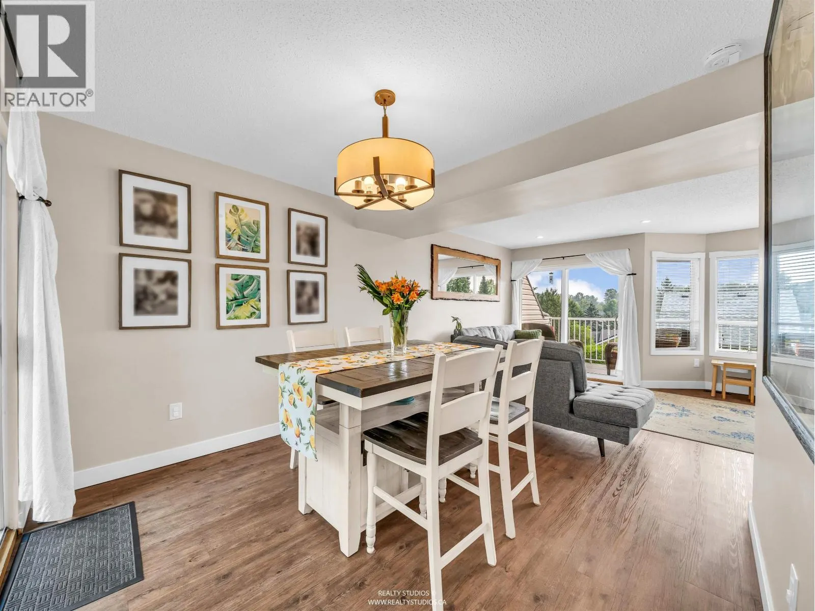 405 1176 FALCON DRIVE