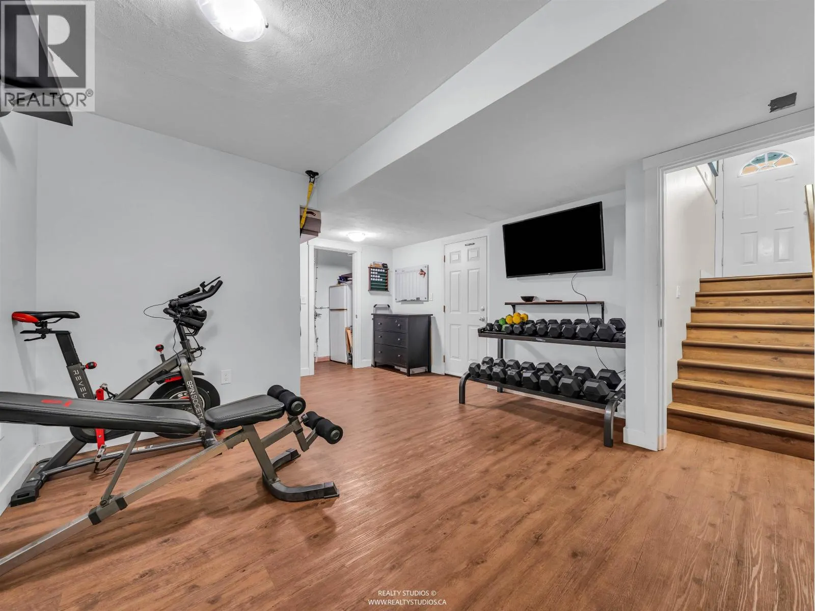 405 1176 FALCON DRIVE