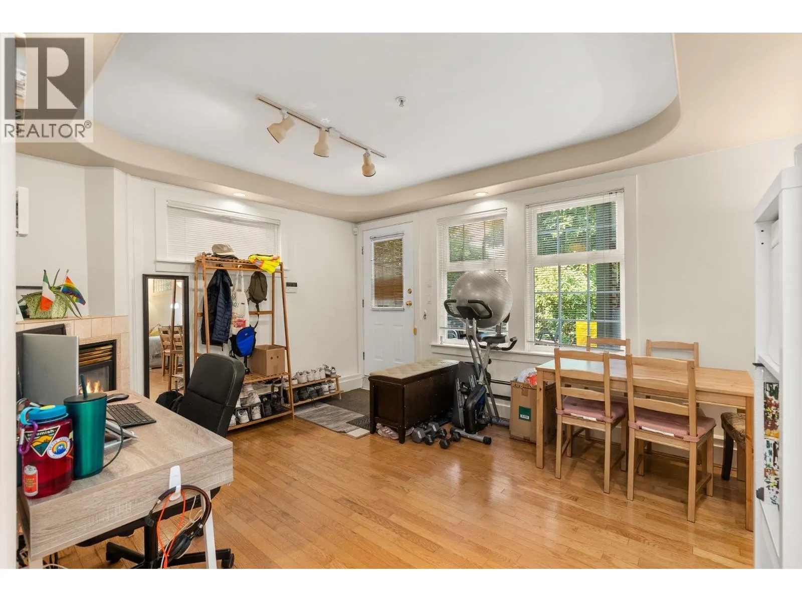 909 W 18TH AVENUE