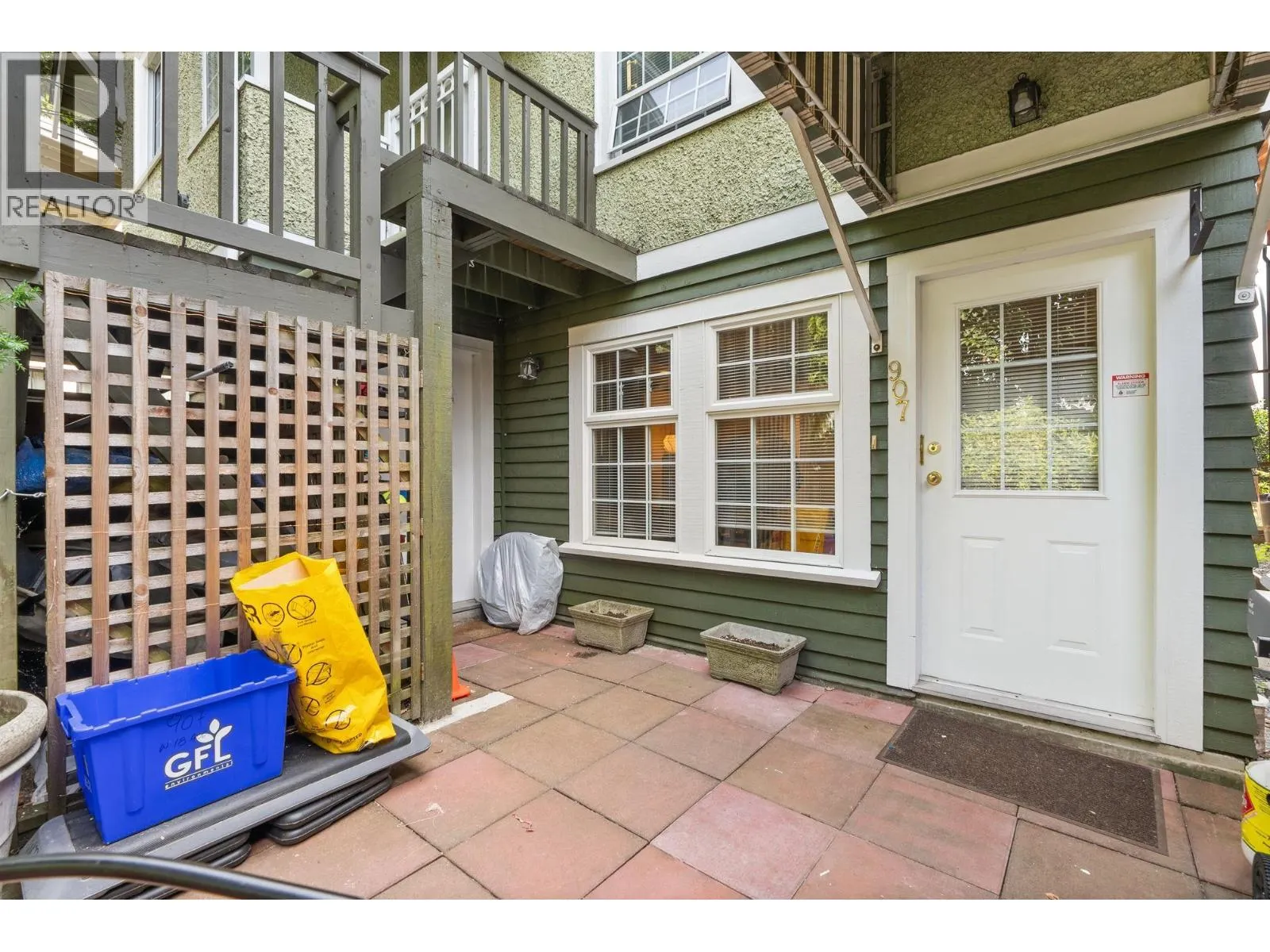909 W 18TH AVENUE