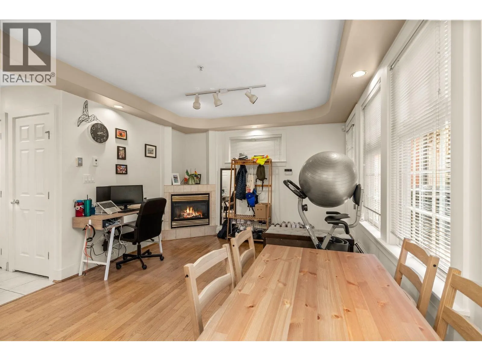 909 W 18TH AVENUE