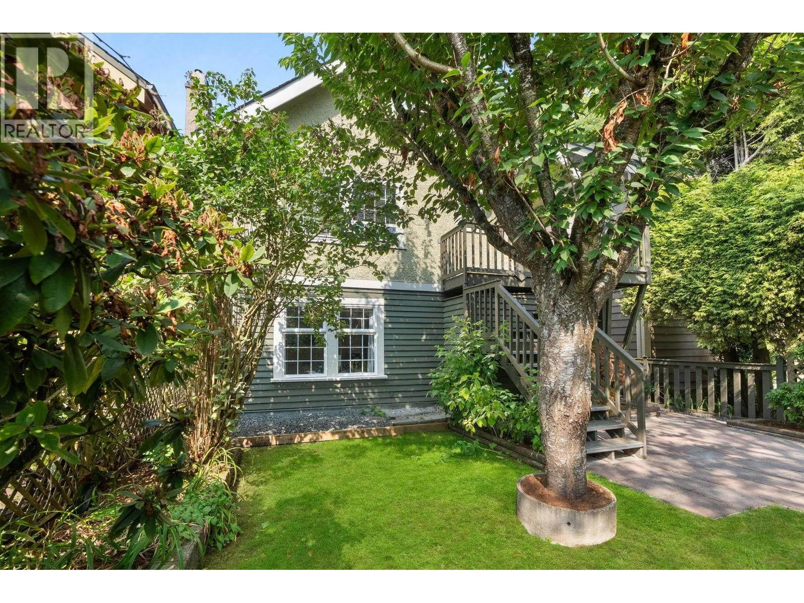 909 W 18TH AVENUE