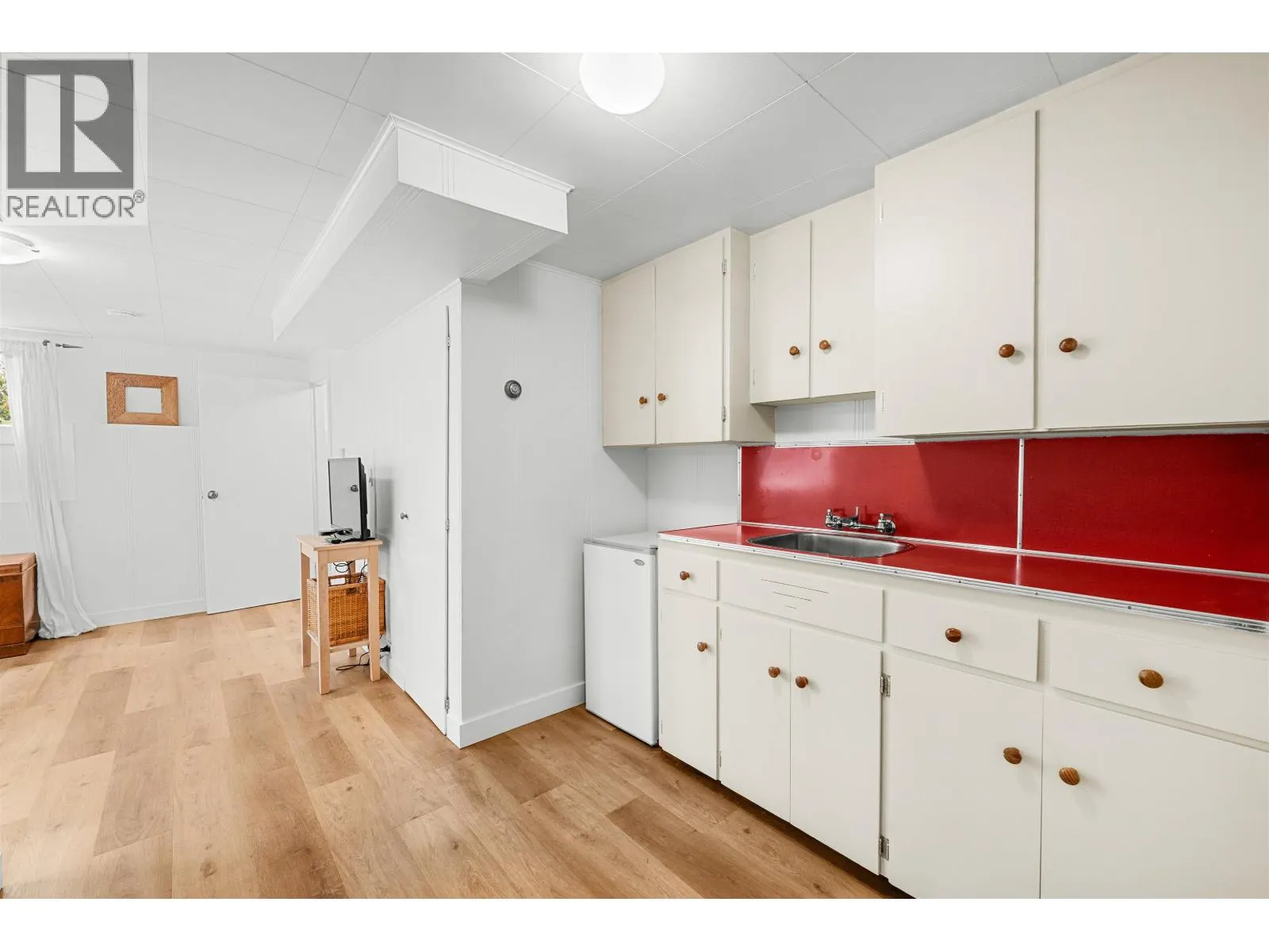 334 STRAND AVENUE