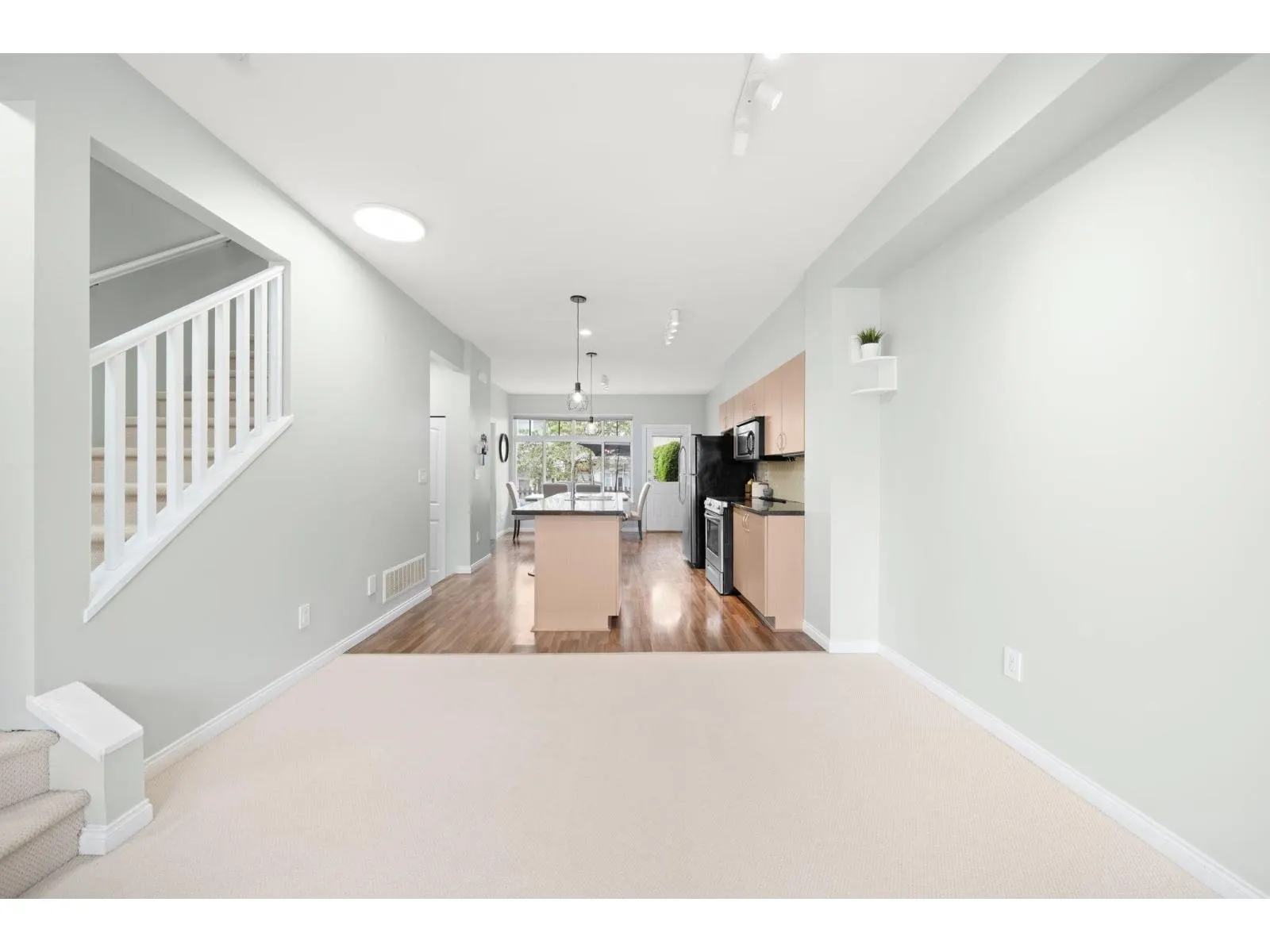 5 19455 65 AVENUE