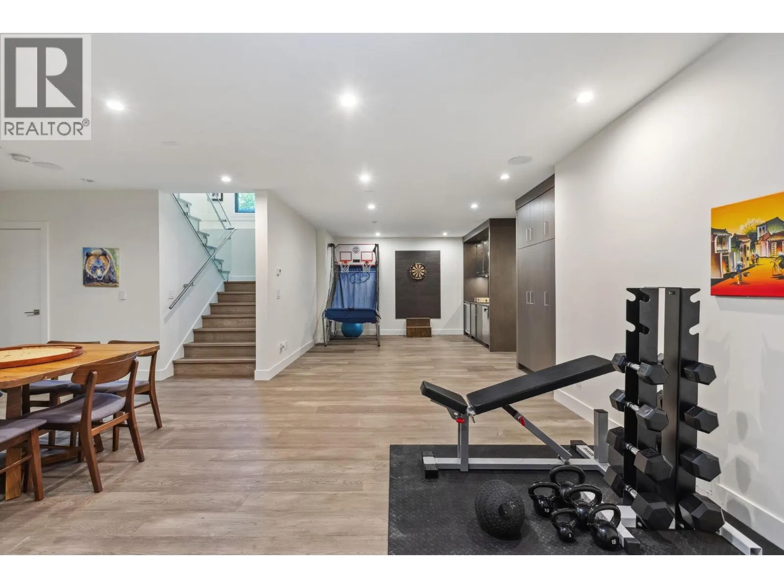 686 E OSBORNE ROAD