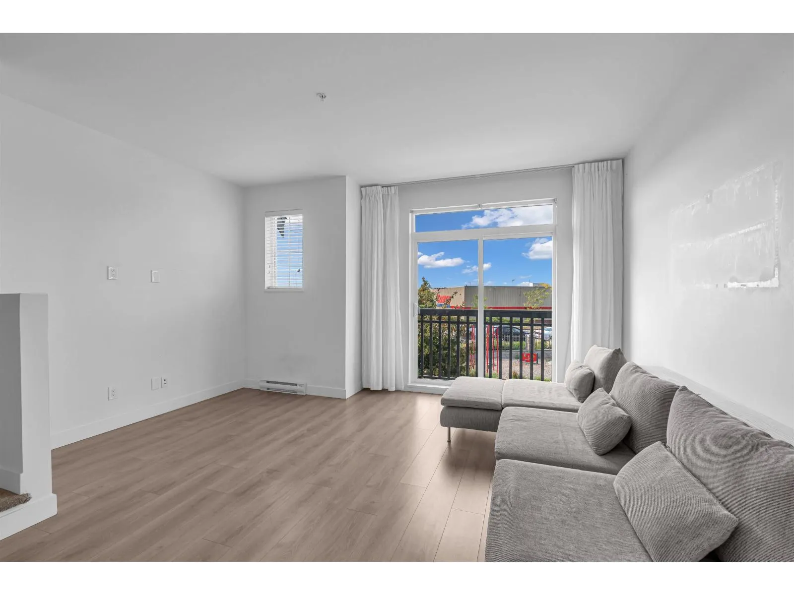4 20487 65 AVENUE