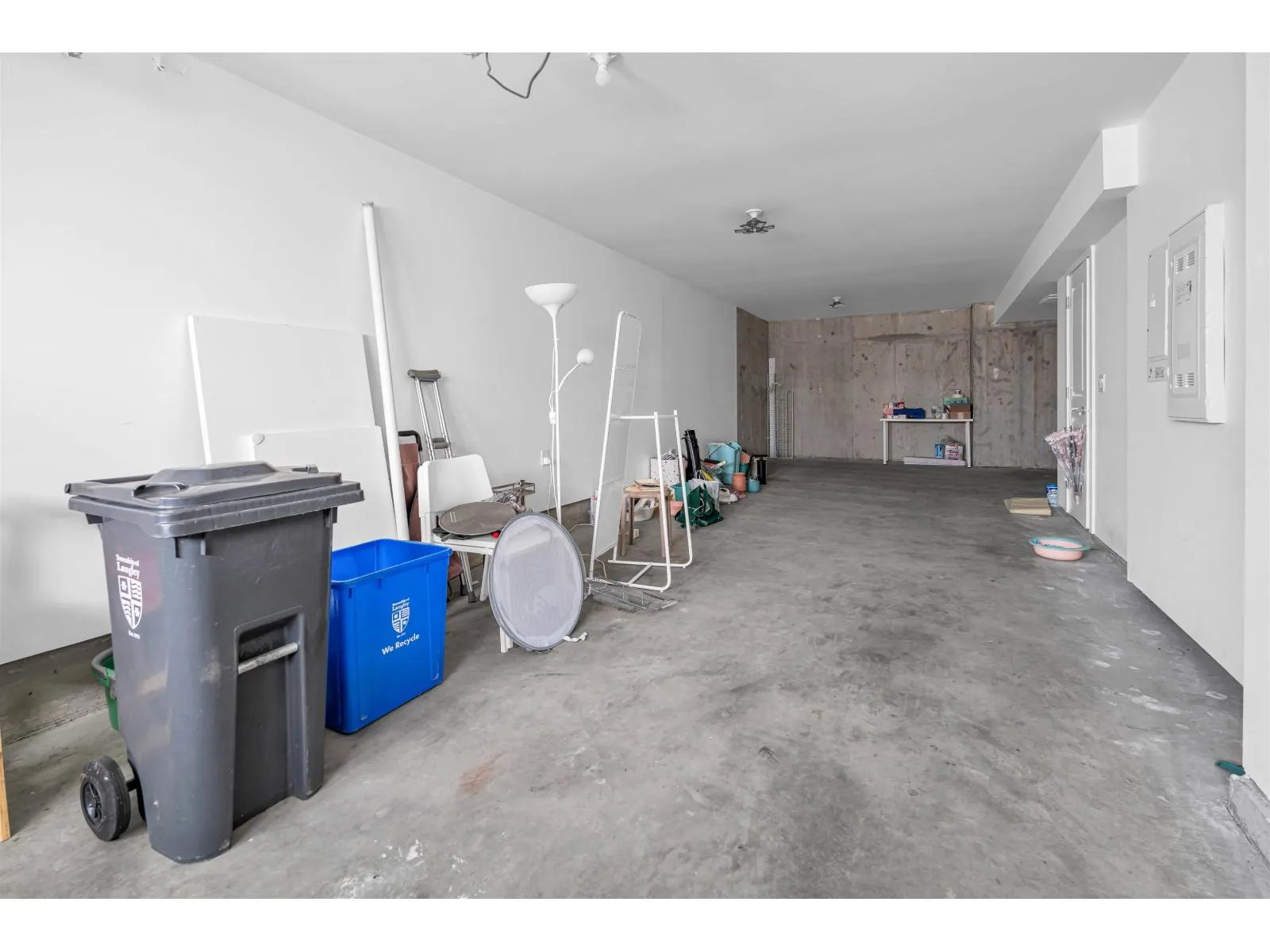 4 20487 65 AVENUE
