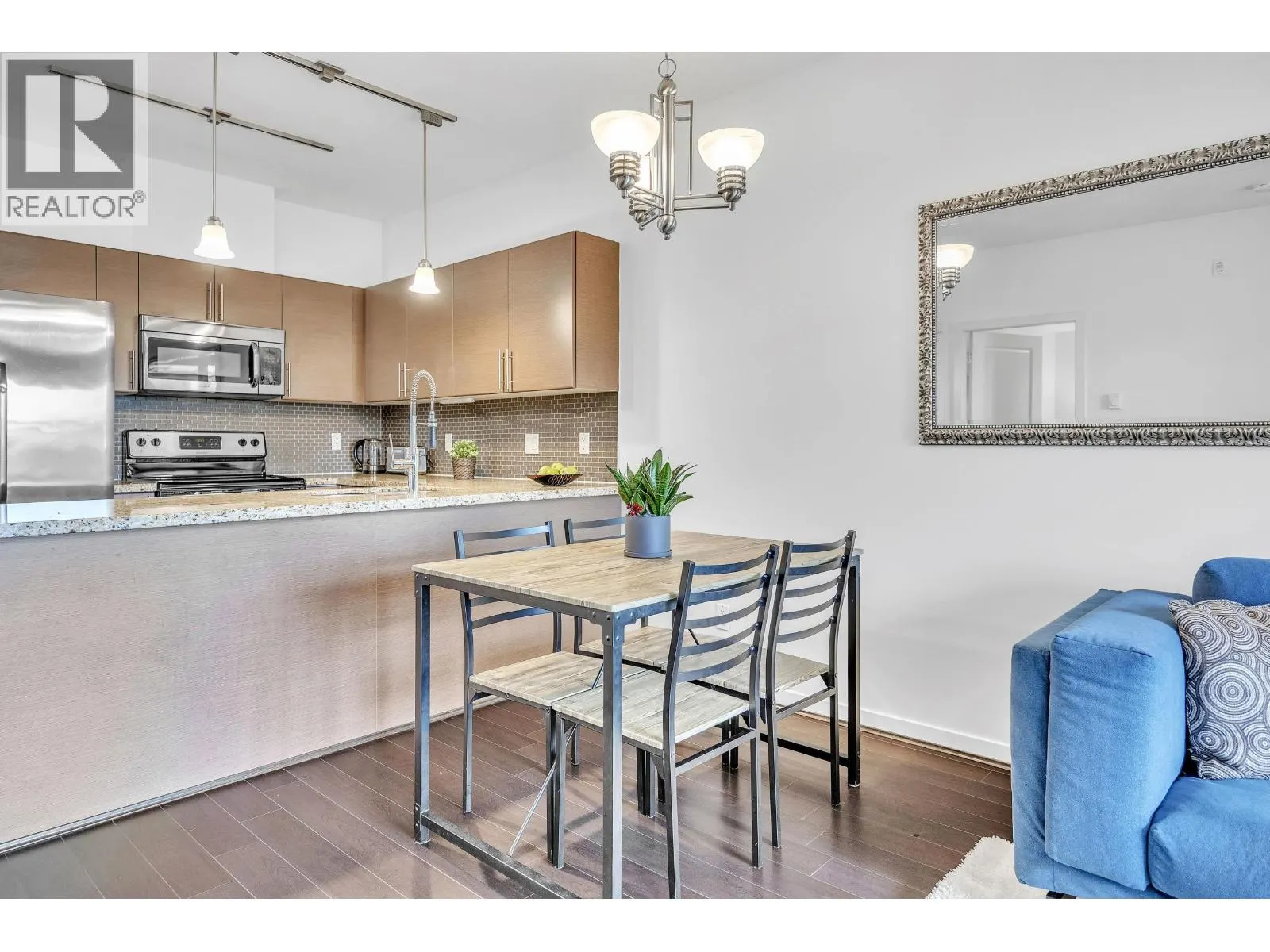 205 2239 KINGSWAY