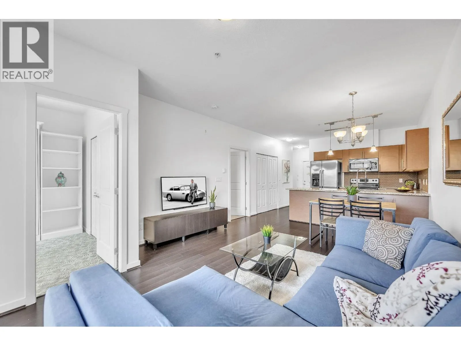 205 2239 KINGSWAY