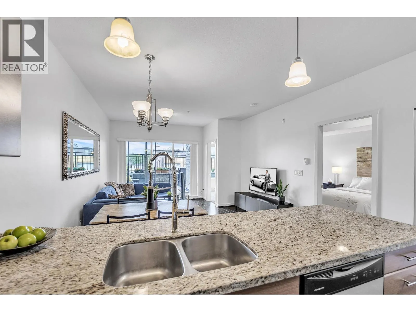 205 2239 KINGSWAY