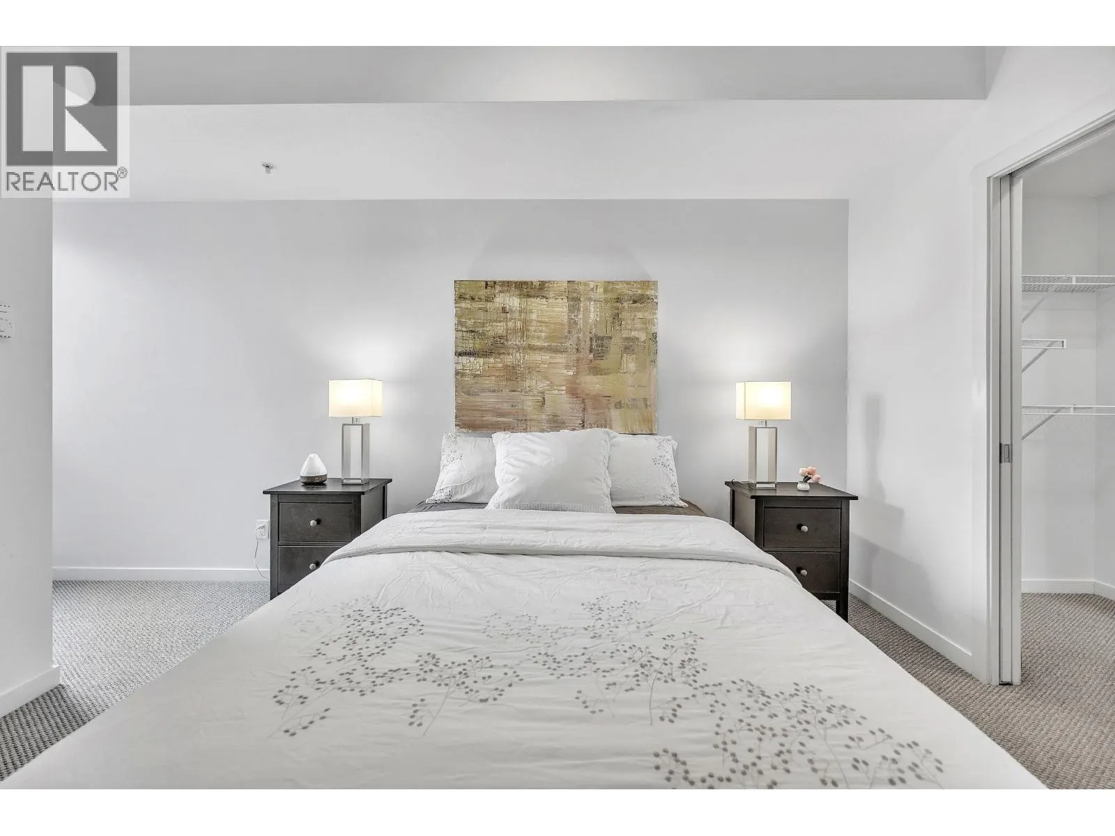 205 2239 KINGSWAY