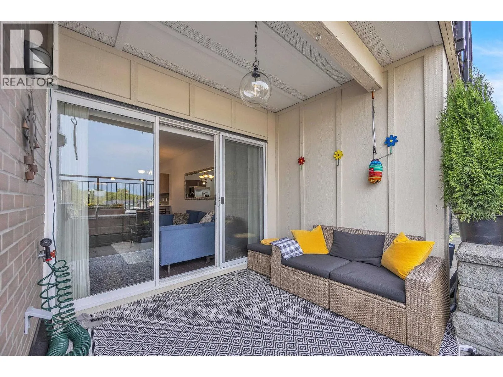 205 2239 KINGSWAY