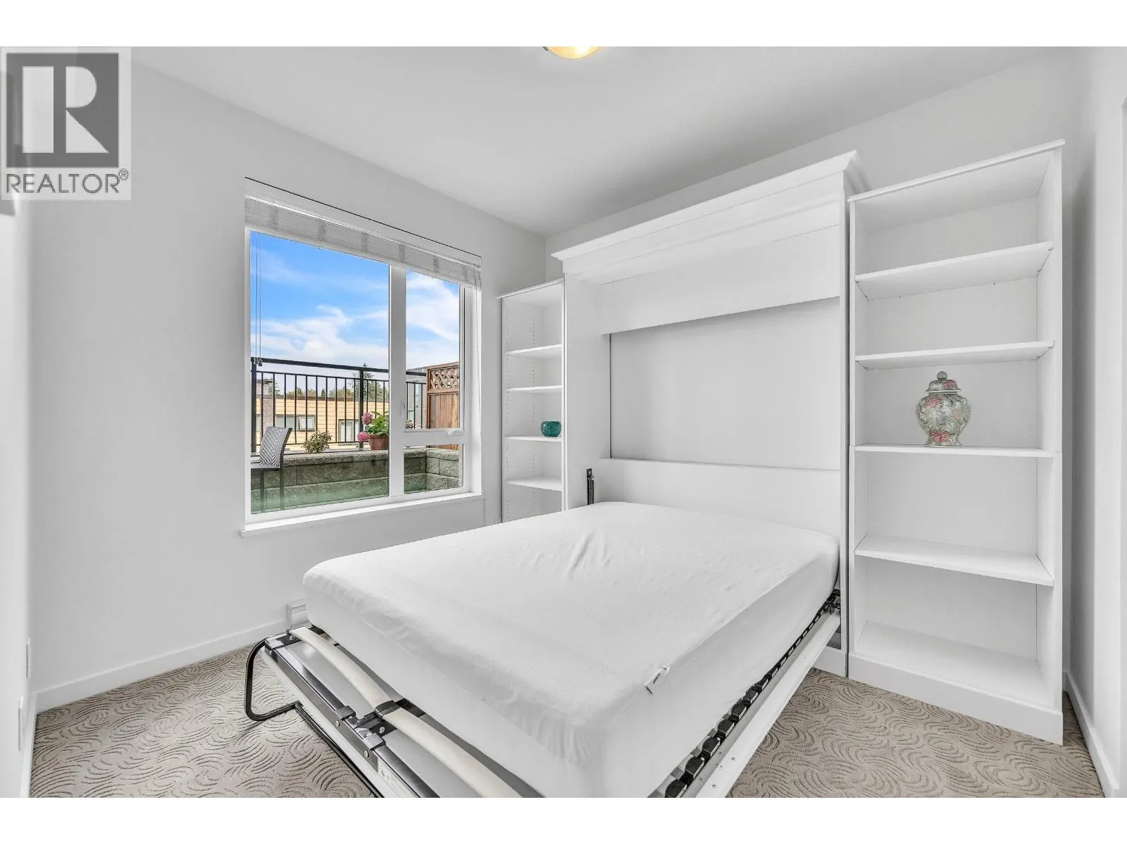 205 2239 KINGSWAY