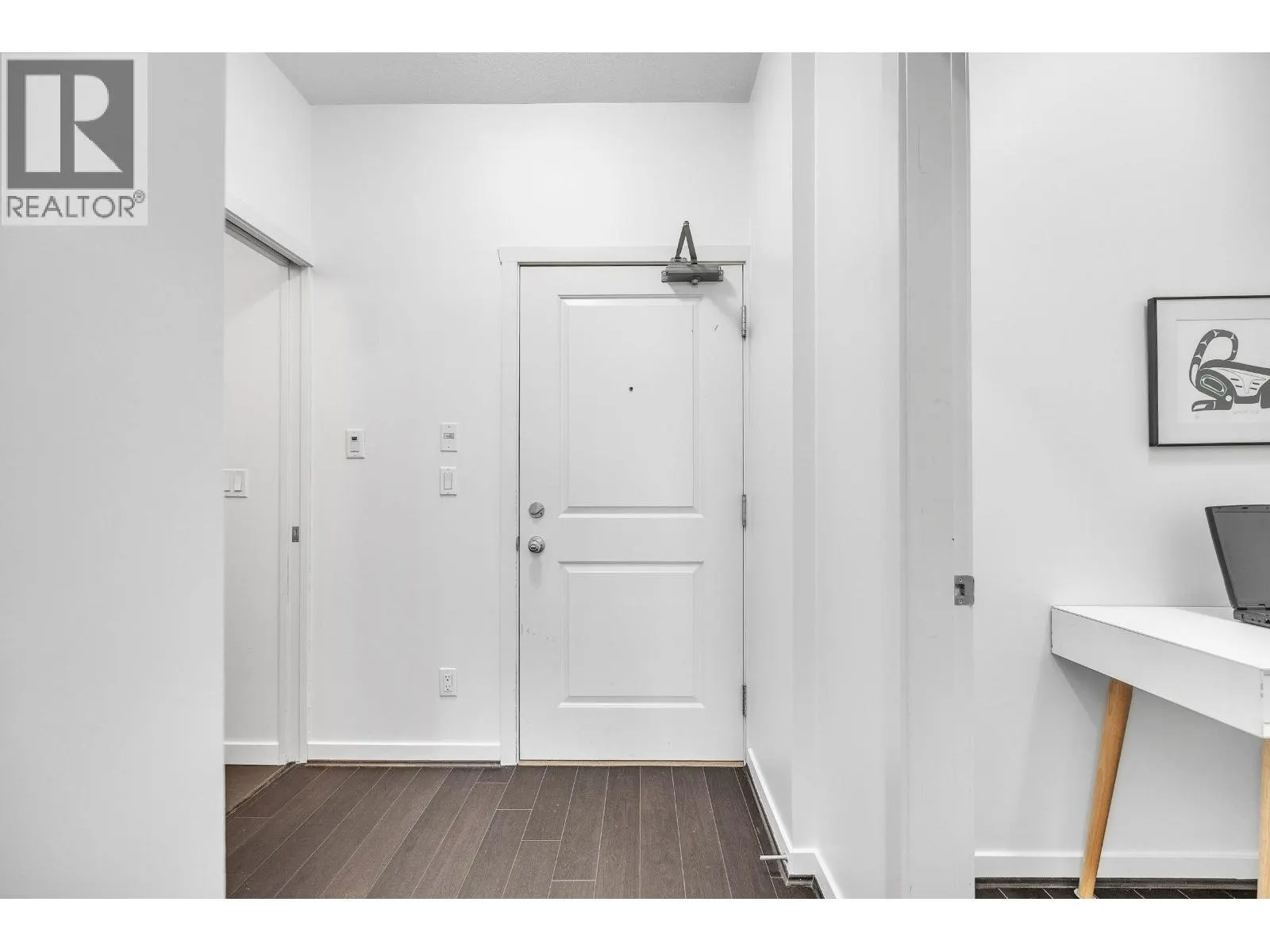 205 2239 KINGSWAY