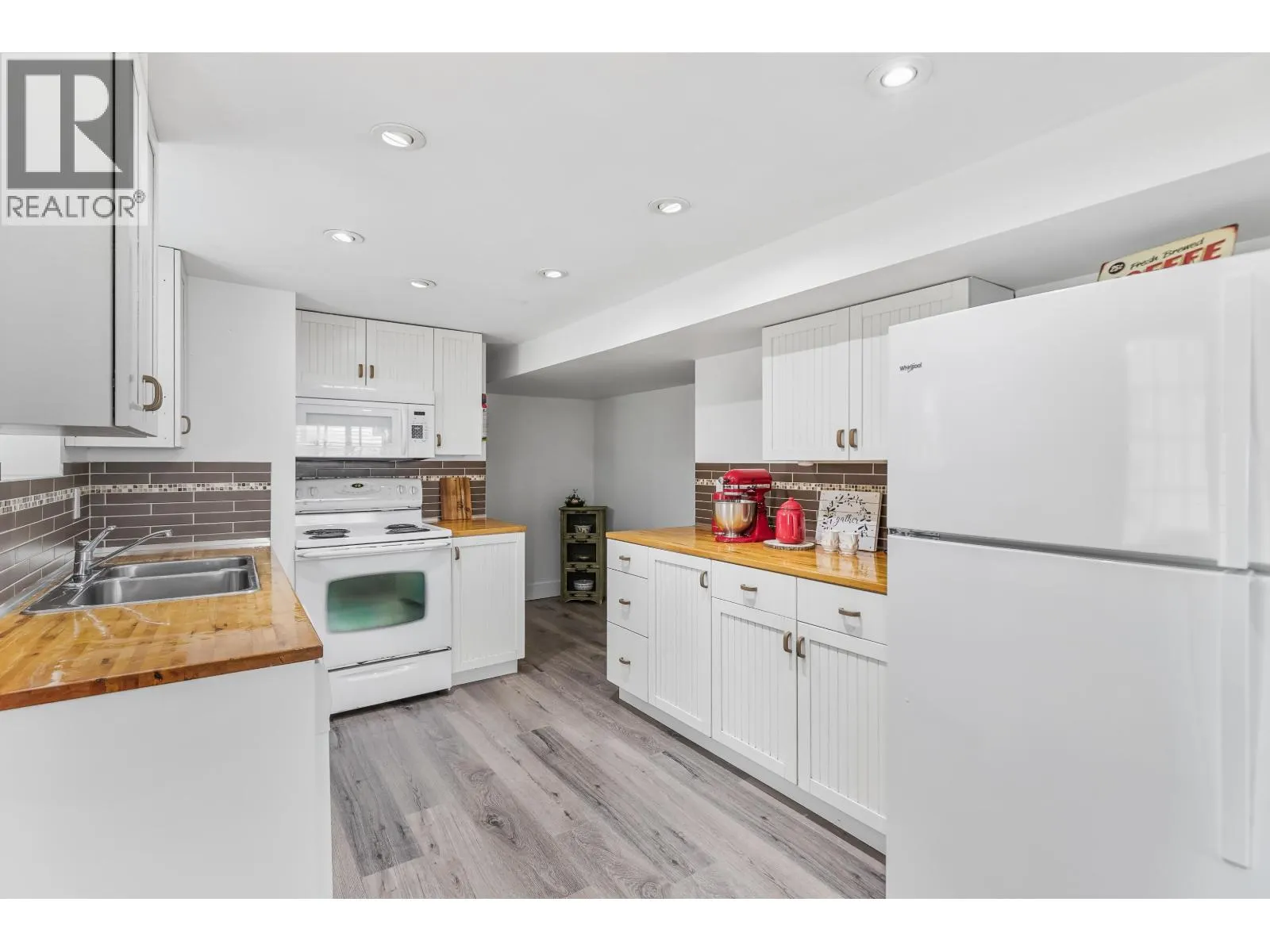 12430 208 STREET