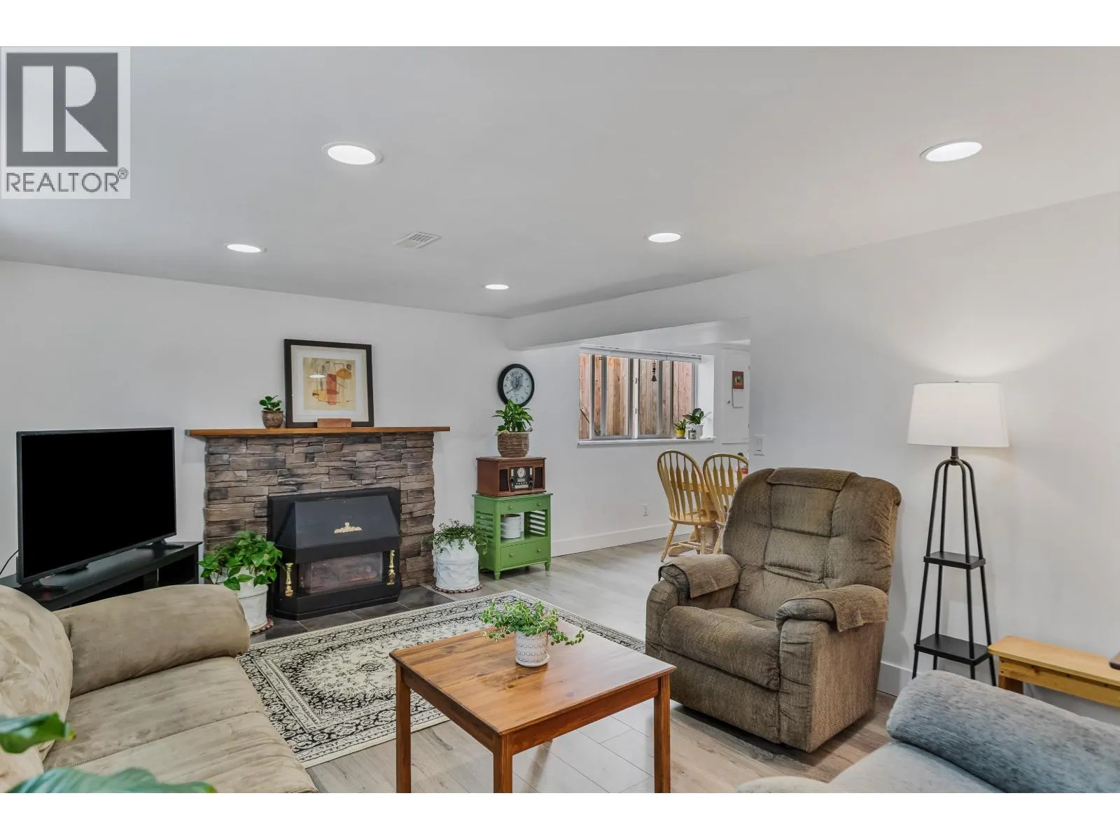 12430 208 STREET