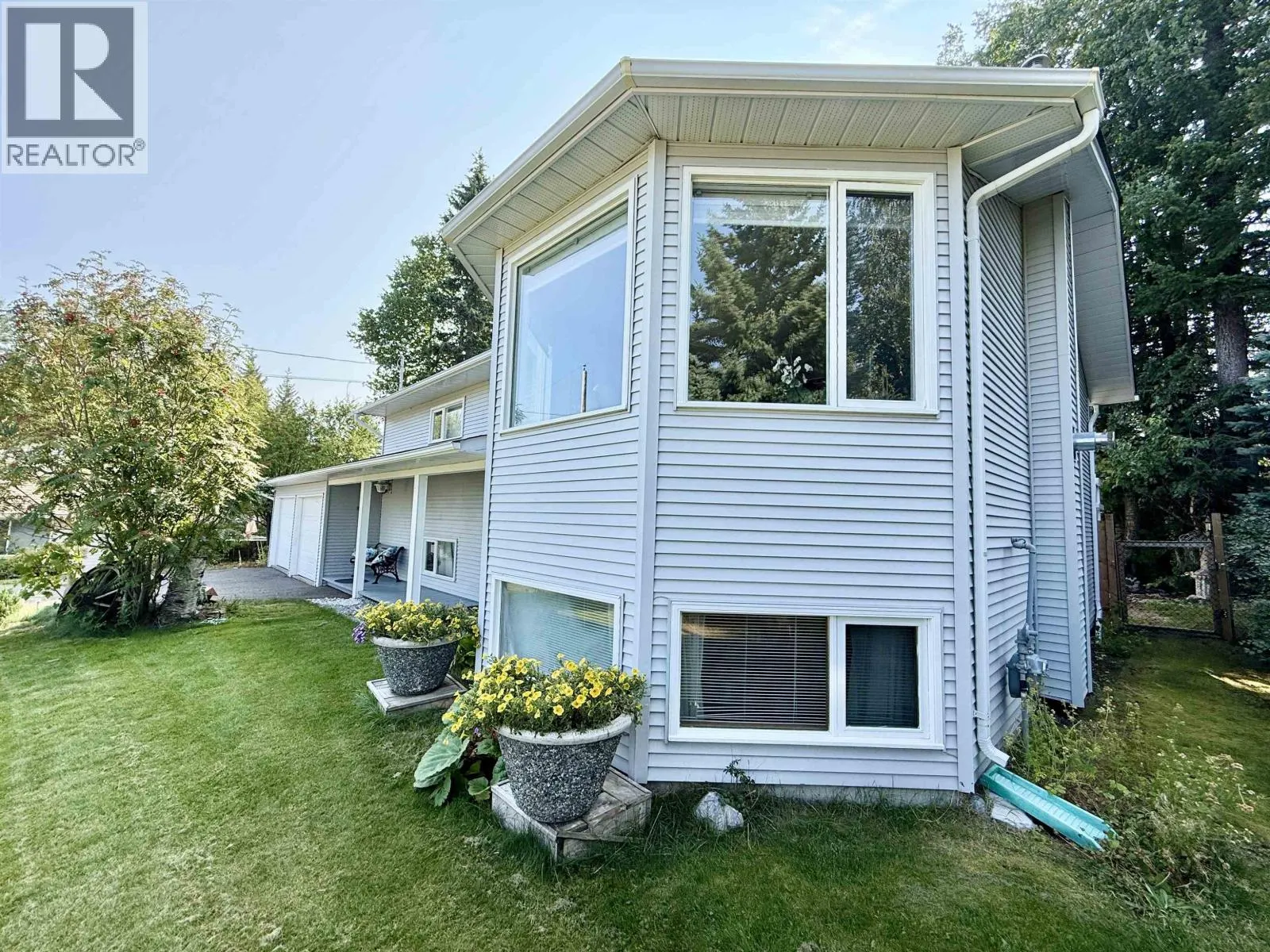 2893 OAKRIDGE CRESCENT