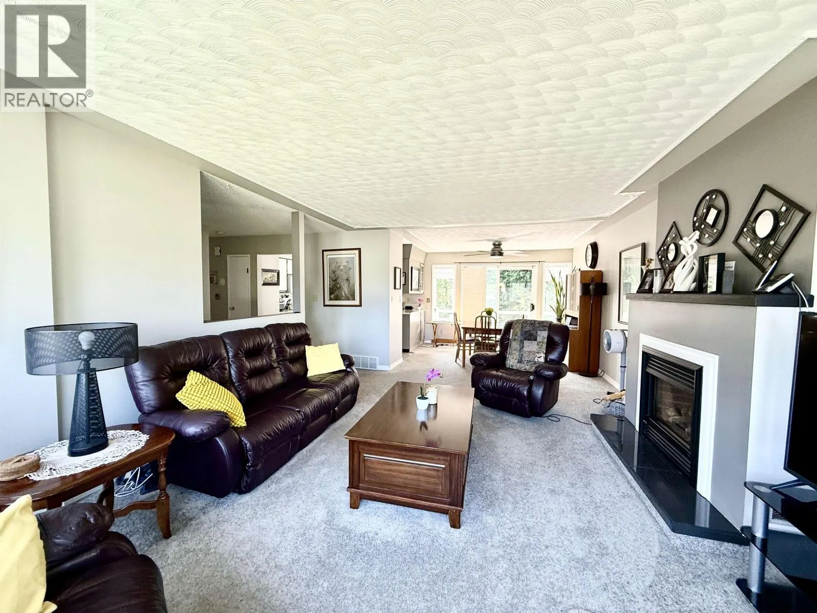 2893 OAKRIDGE CRESCENT