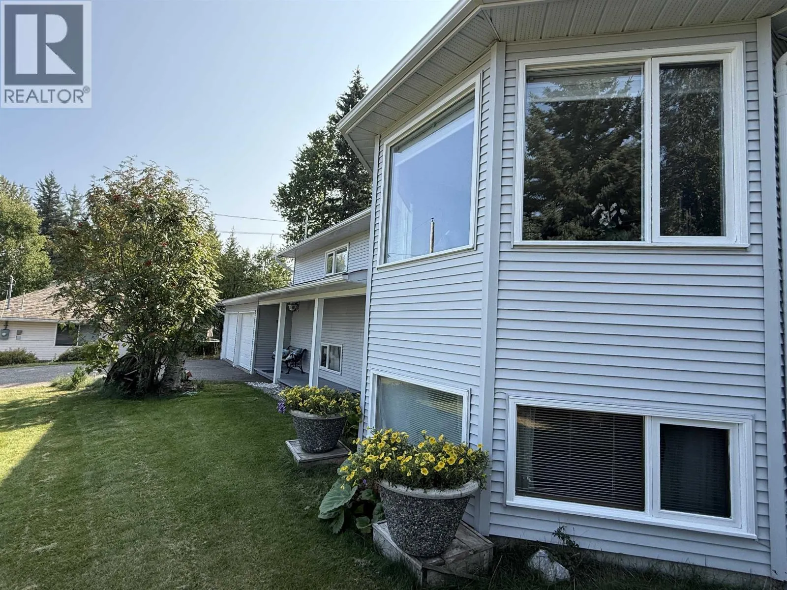 2893 OAKRIDGE CRESCENT