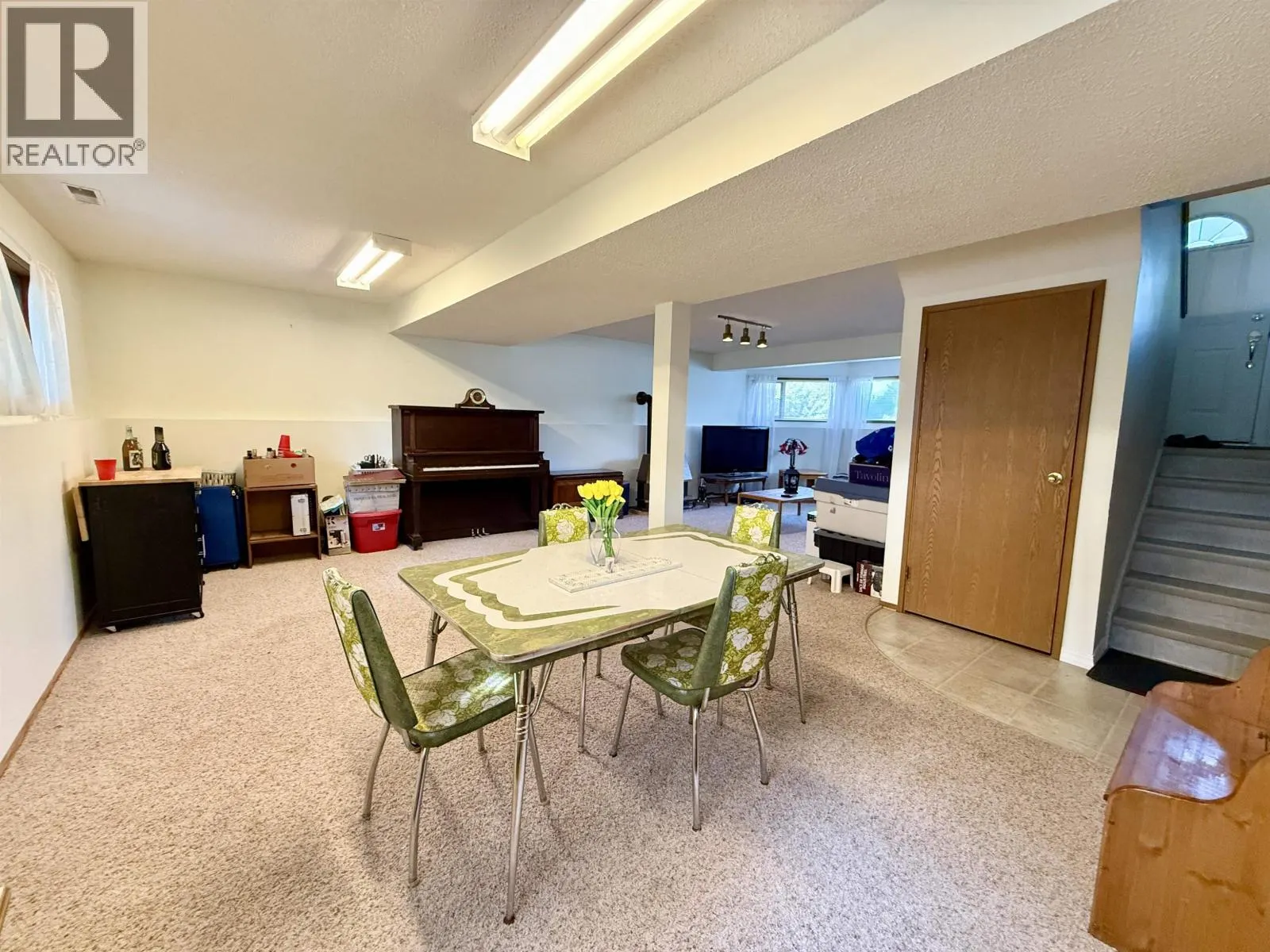 2893 OAKRIDGE CRESCENT