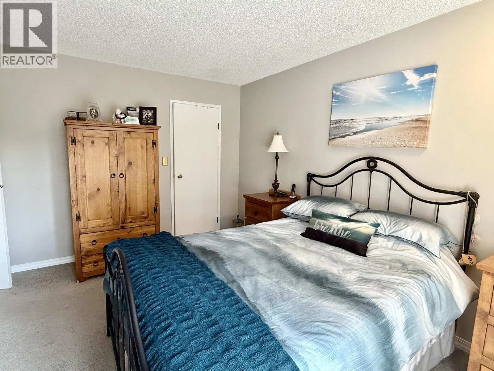2893 OAKRIDGE CRESCENT