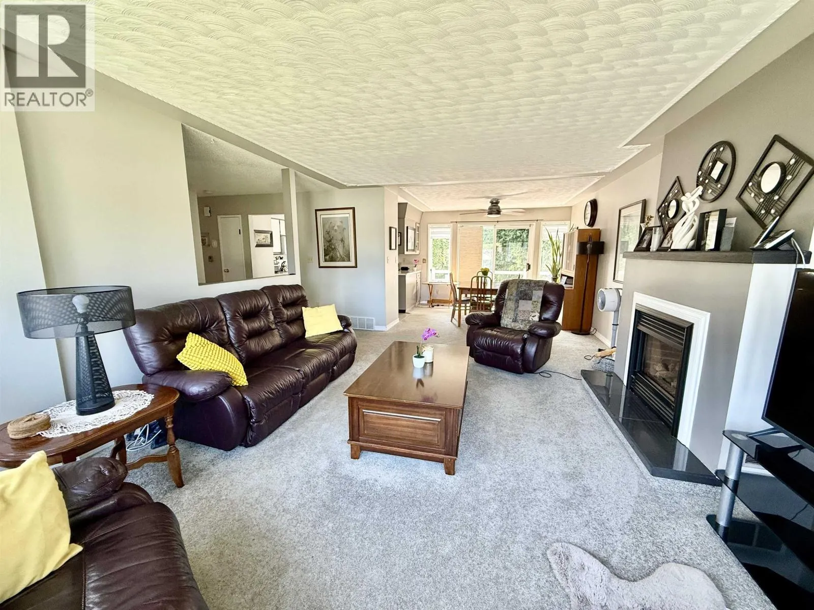 2893 OAKRIDGE CRESCENT