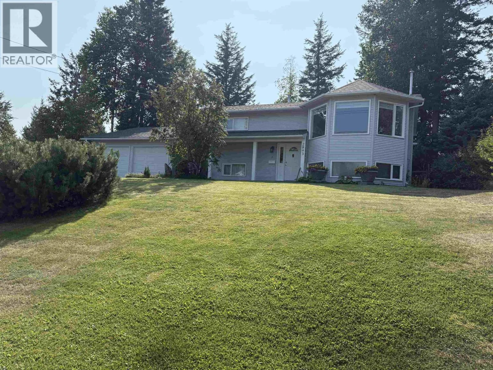 2893 OAKRIDGE CRESCENT