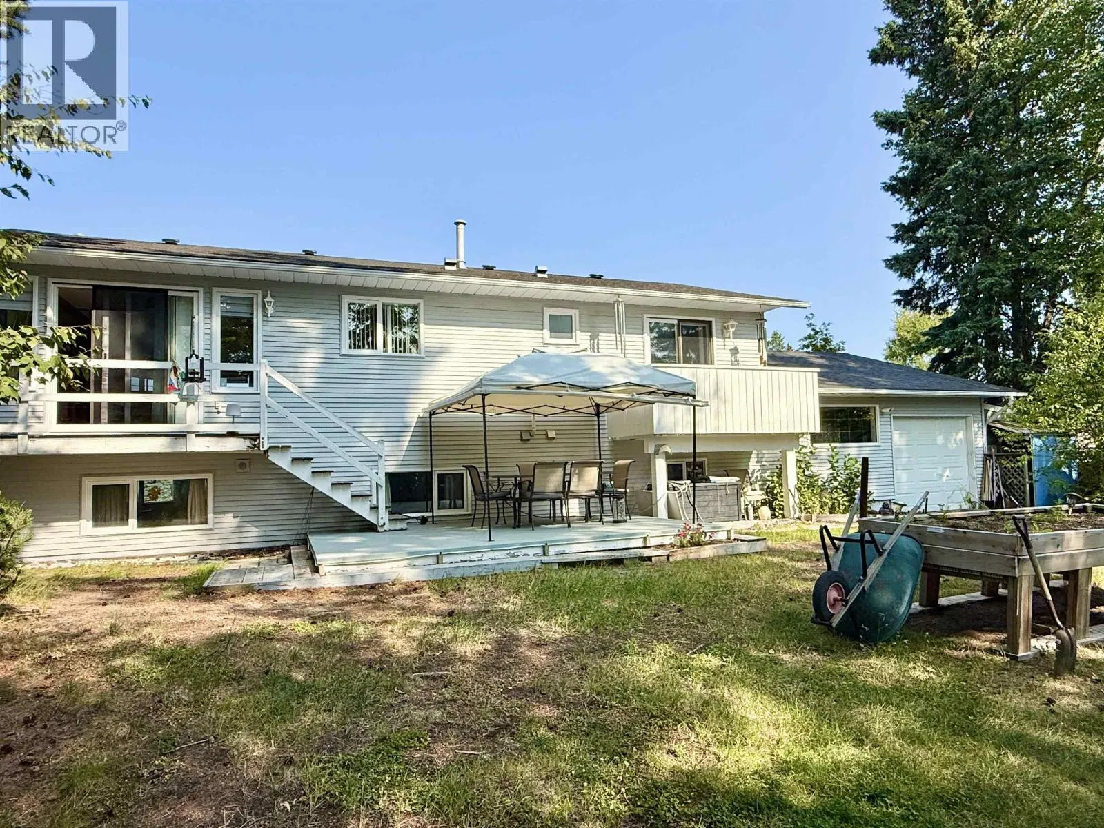 2893 OAKRIDGE CRESCENT