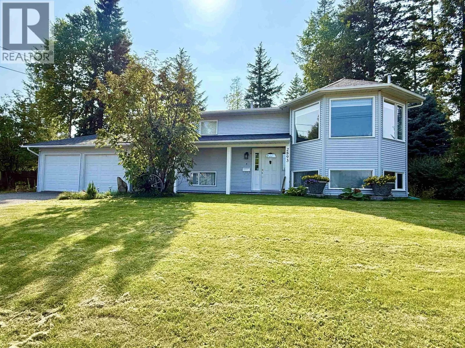 2893 OAKRIDGE CRESCENT