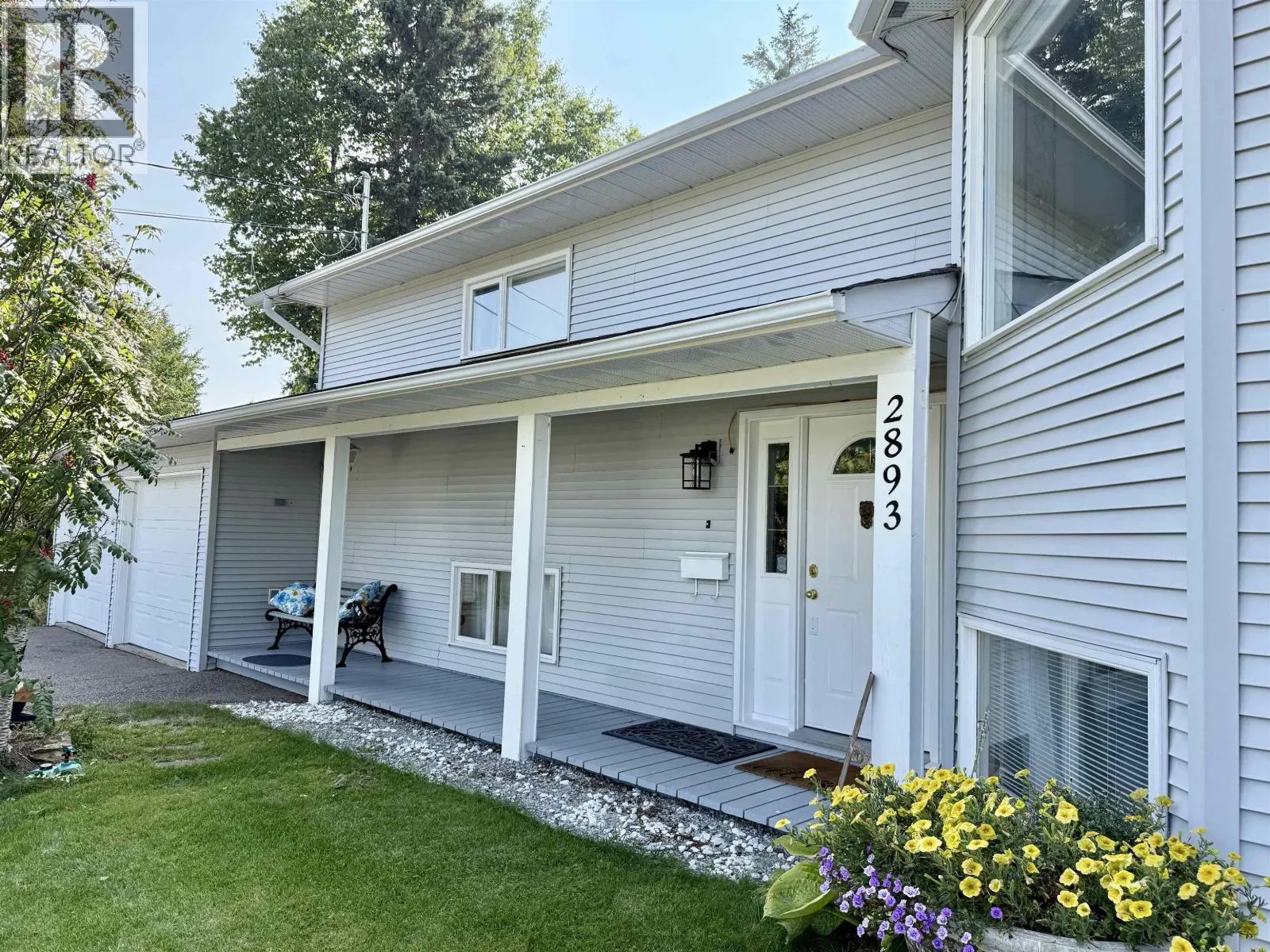 2893 OAKRIDGE CRESCENT